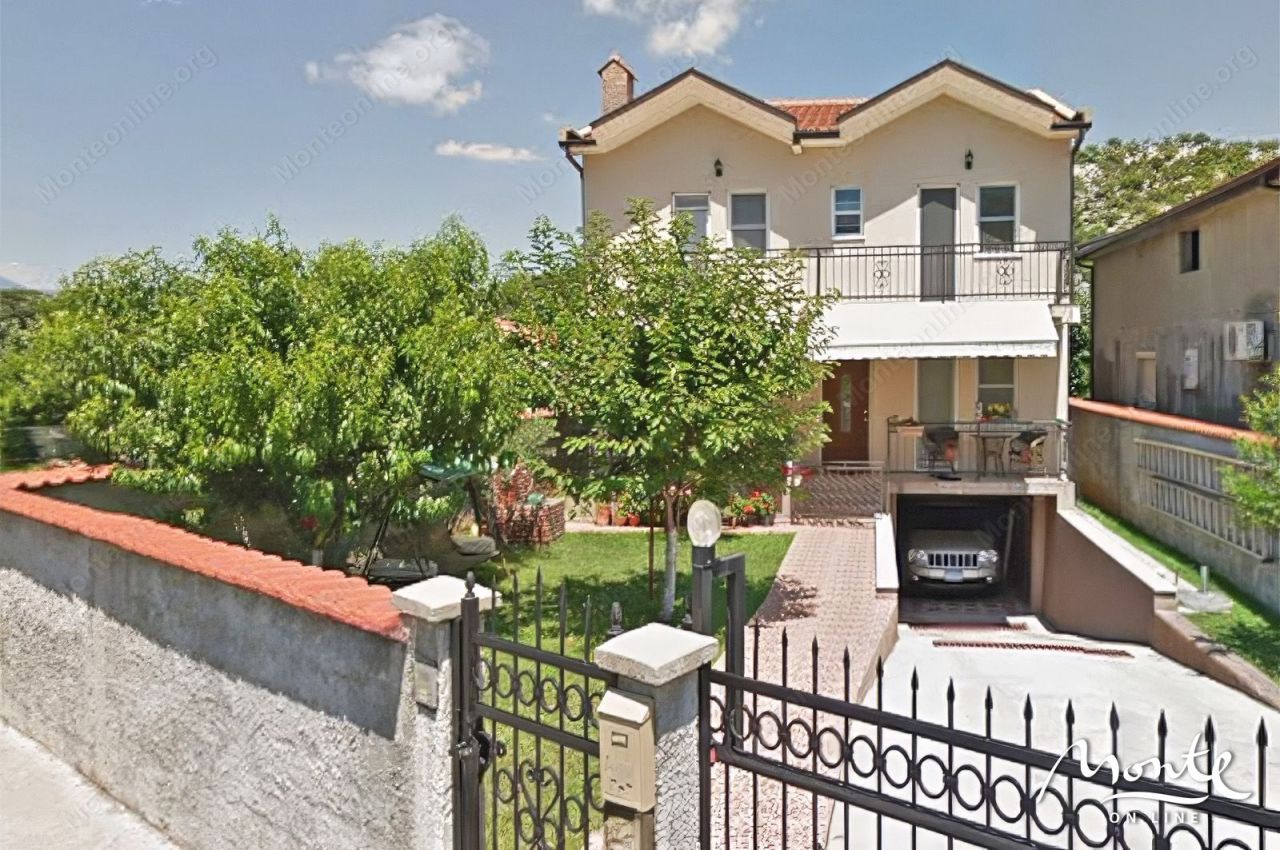 Вилла в Подгорице, Черногория, 200 м² - фото 1