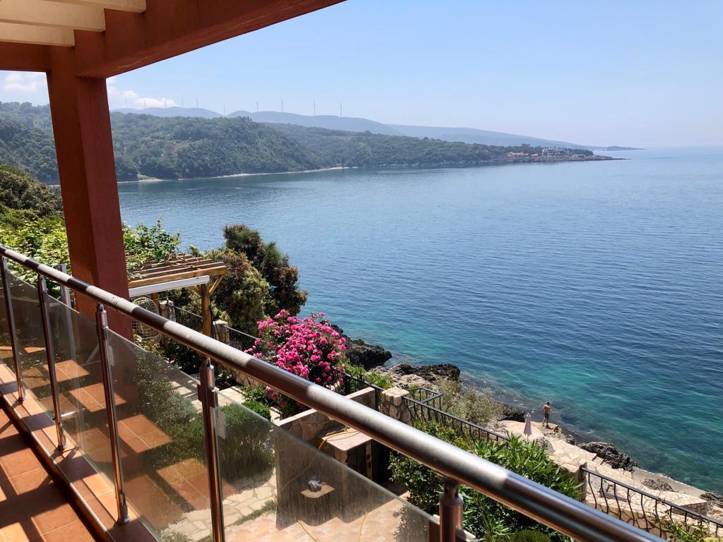 Апартаменты в Добра Воде, Черногория, 89 м² - фото 1