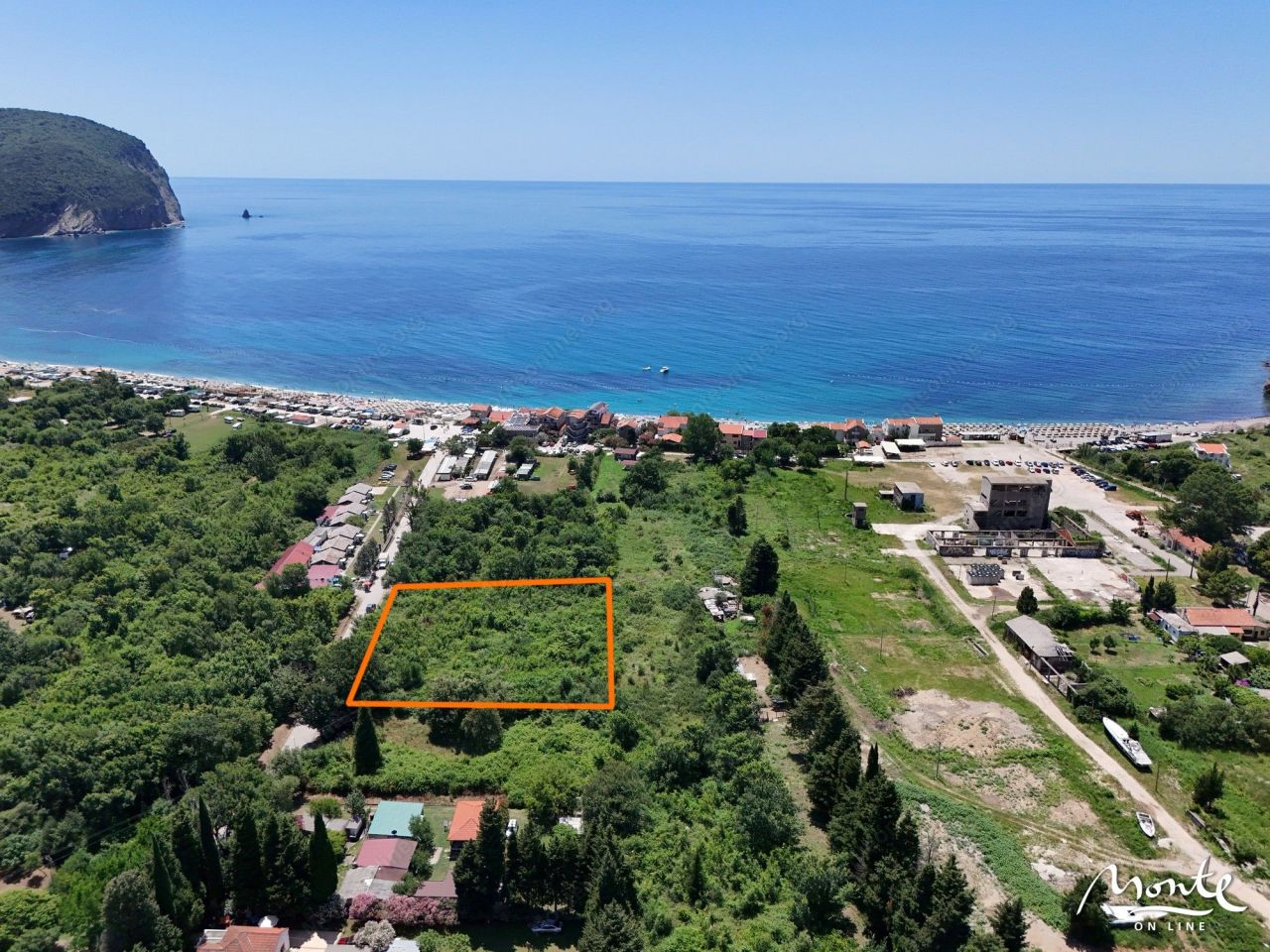 Земля в Булярице, Черногория, 3 298 м² - фото 1