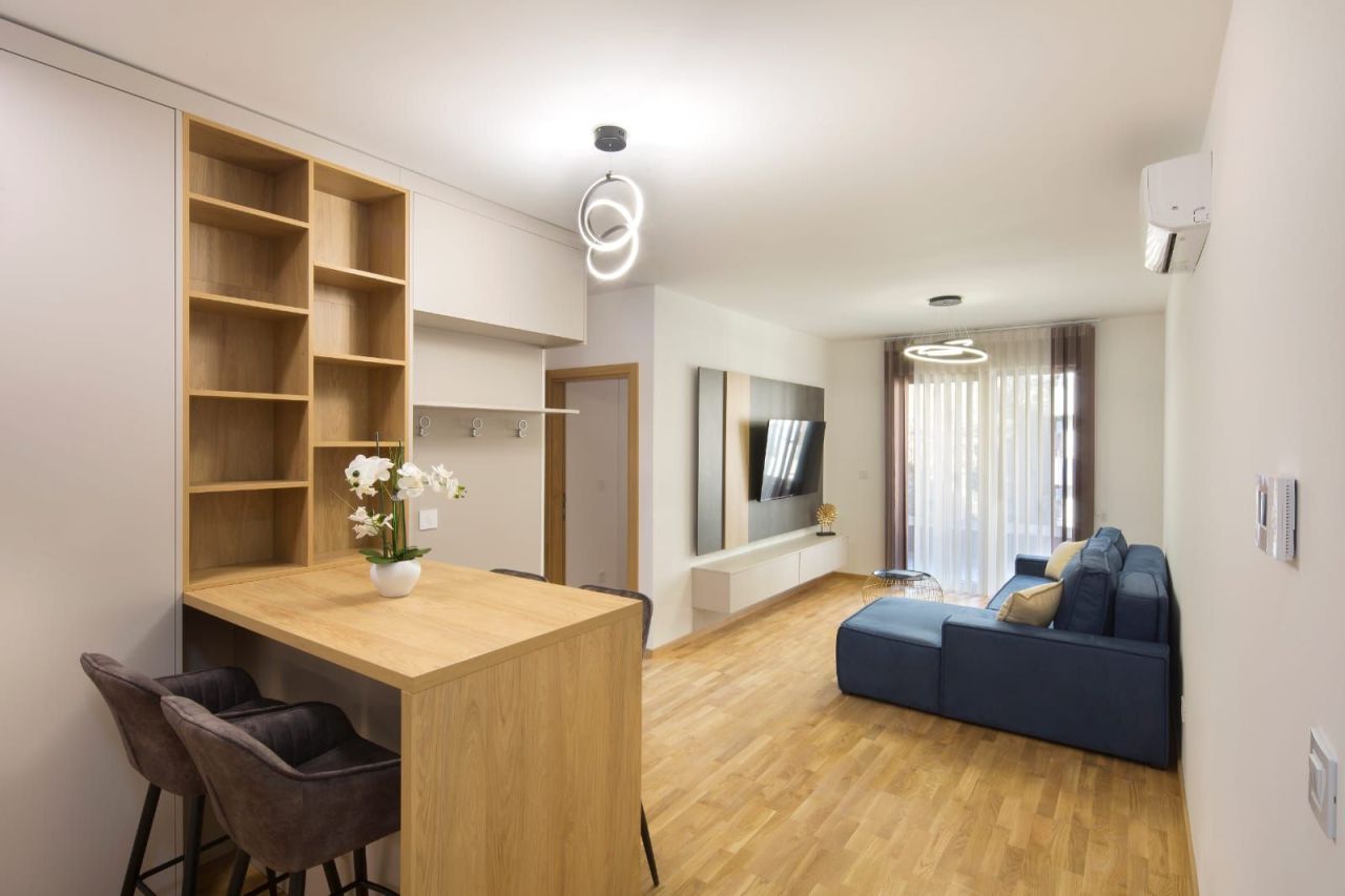 Апартаменты в Бечичи, Черногория, 55 м² - фото 1