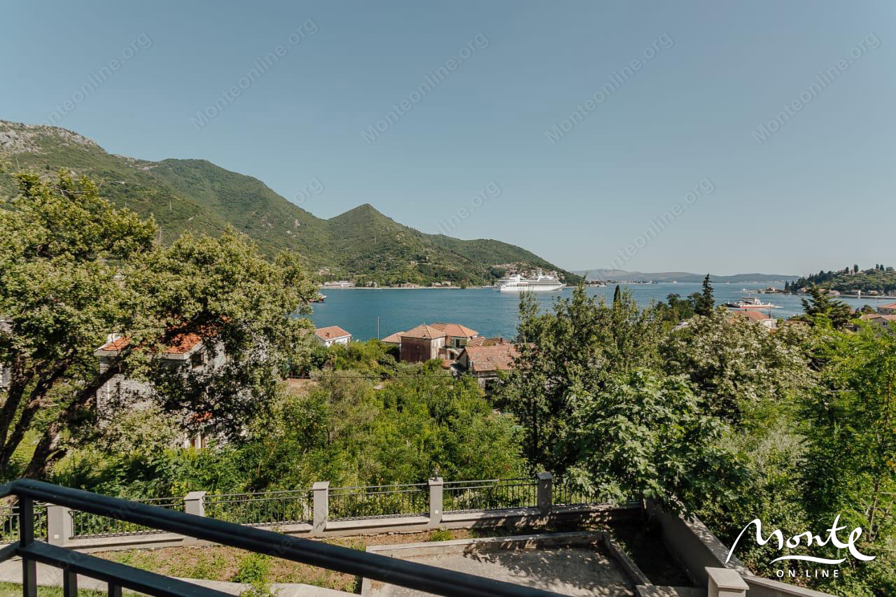 Апартаменты в Каменари, Черногория, 100 м² - фото 1