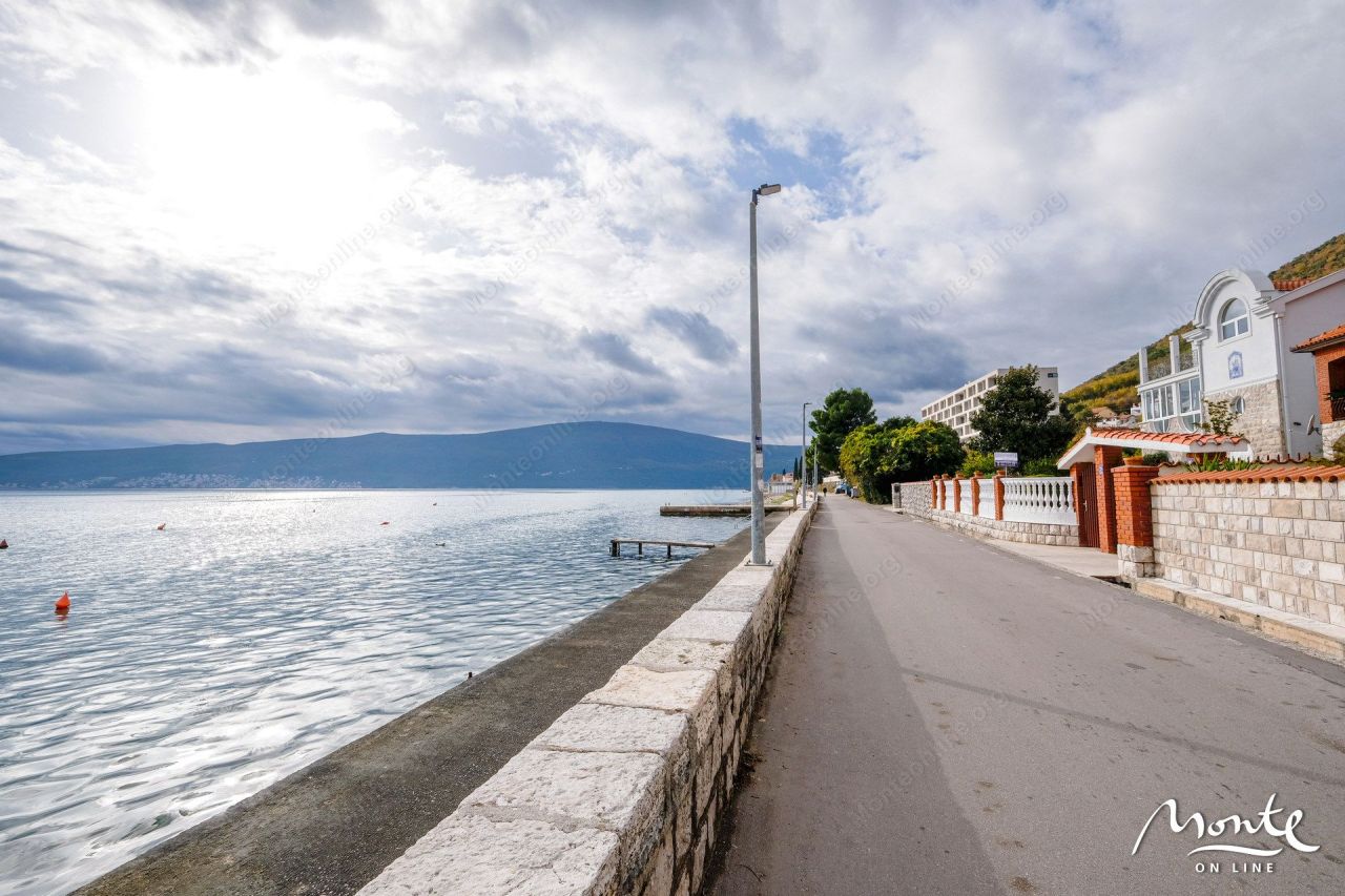 Апартаменты в Биеле, Черногория, 39 м² - фото 1