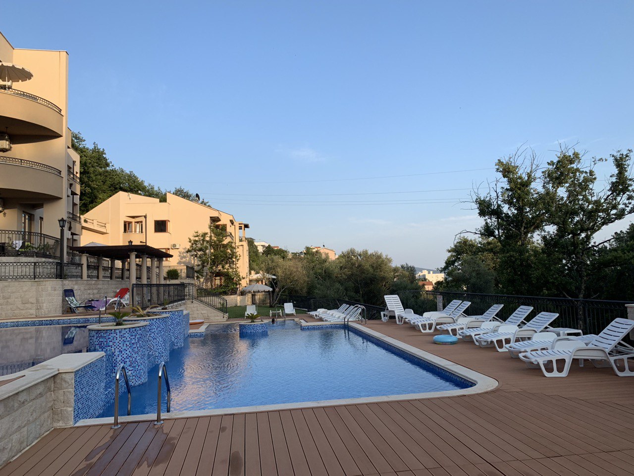 Апартаменты в Херцег-Нови, Черногория, 95 м² - фото 1