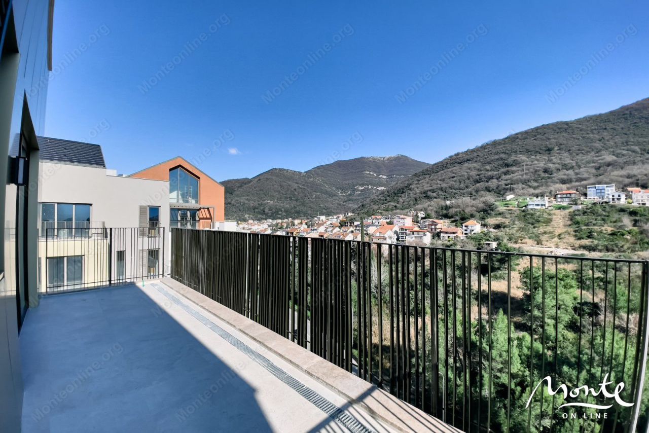 Апартаменты в Тивате, Черногория, 102 м² - фото 2