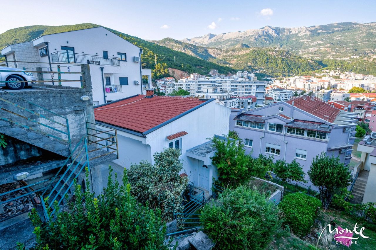 Вилла в Будве, Черногория, 215 м² - фото 2