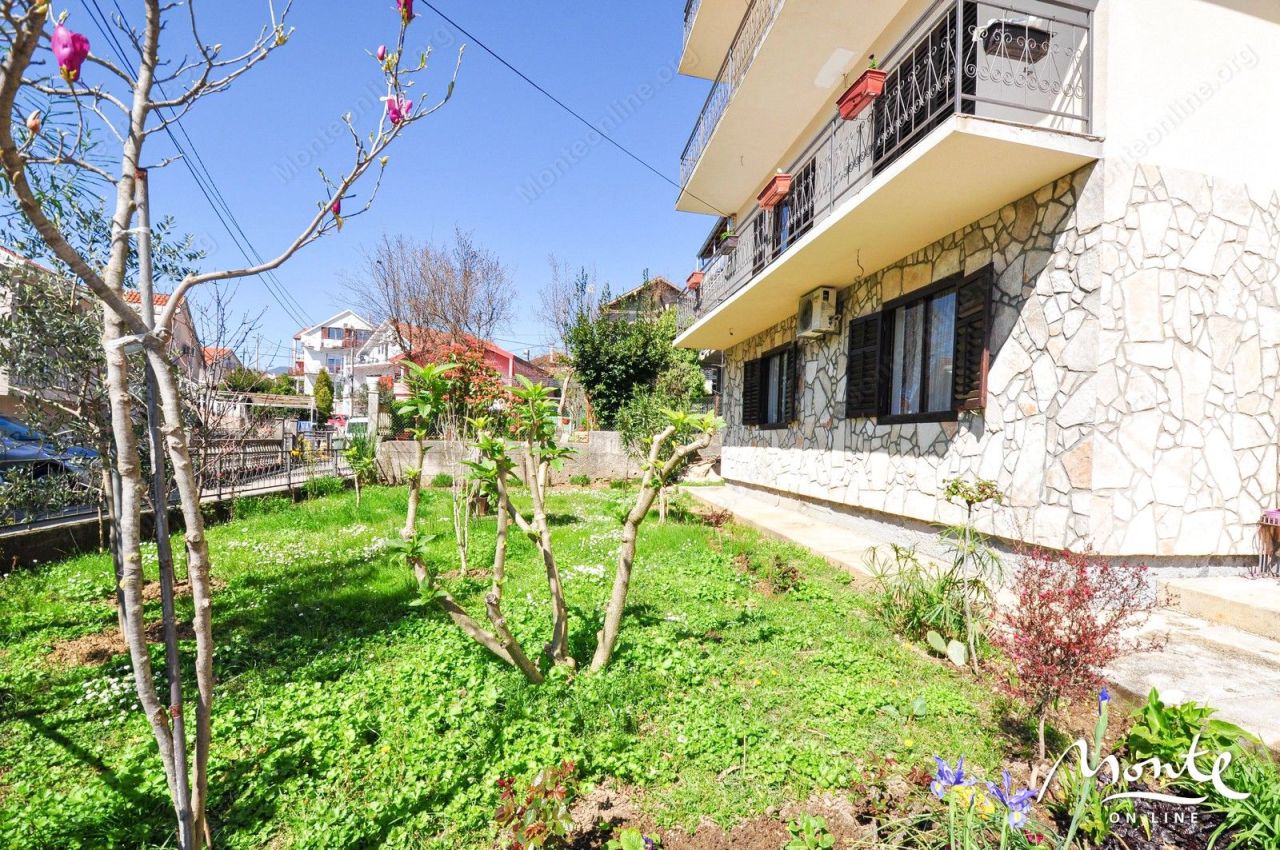 Вилла в Тивате, Черногория, 525 м² - фото 2