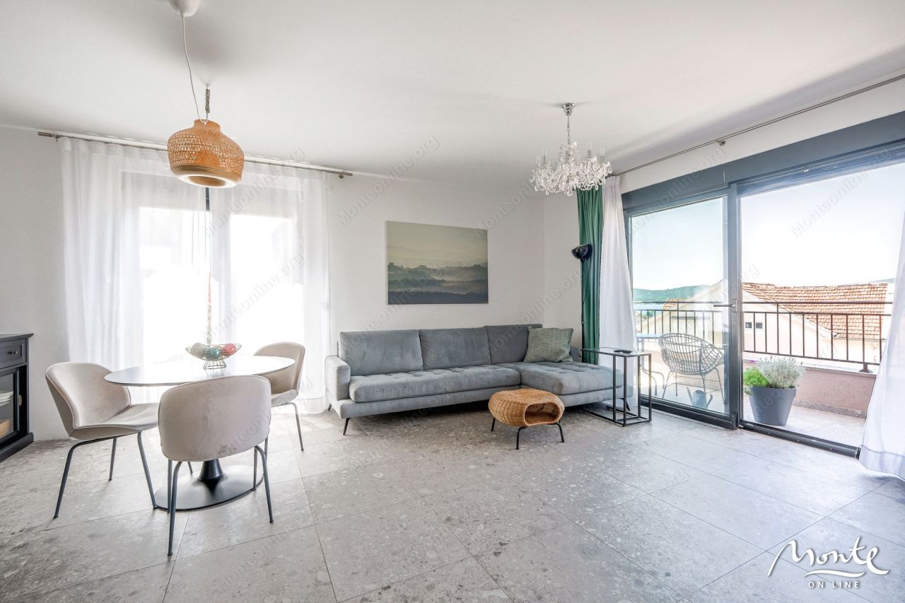 Апартаменты в Тивате, Черногория, 77 м² - фото 2