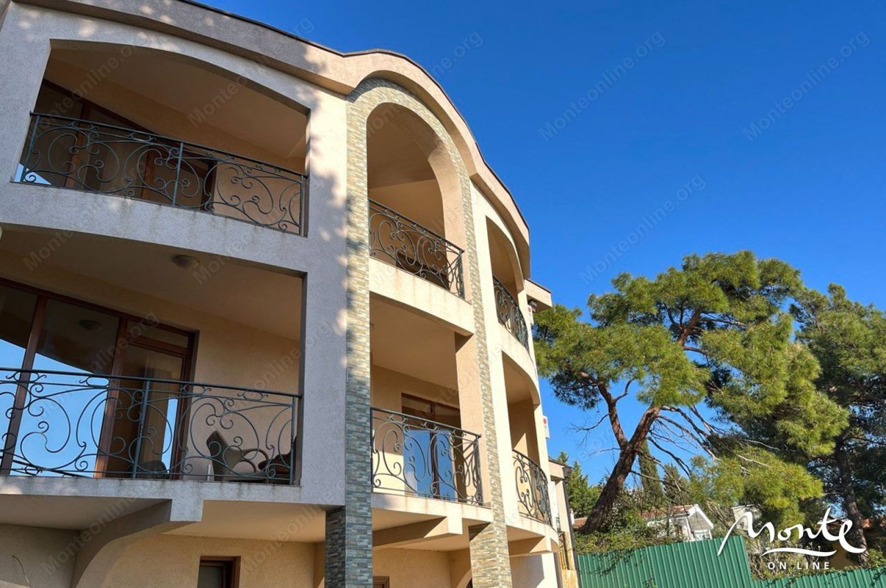 Вилла в Баре, Черногория, 200 м² - фото 2