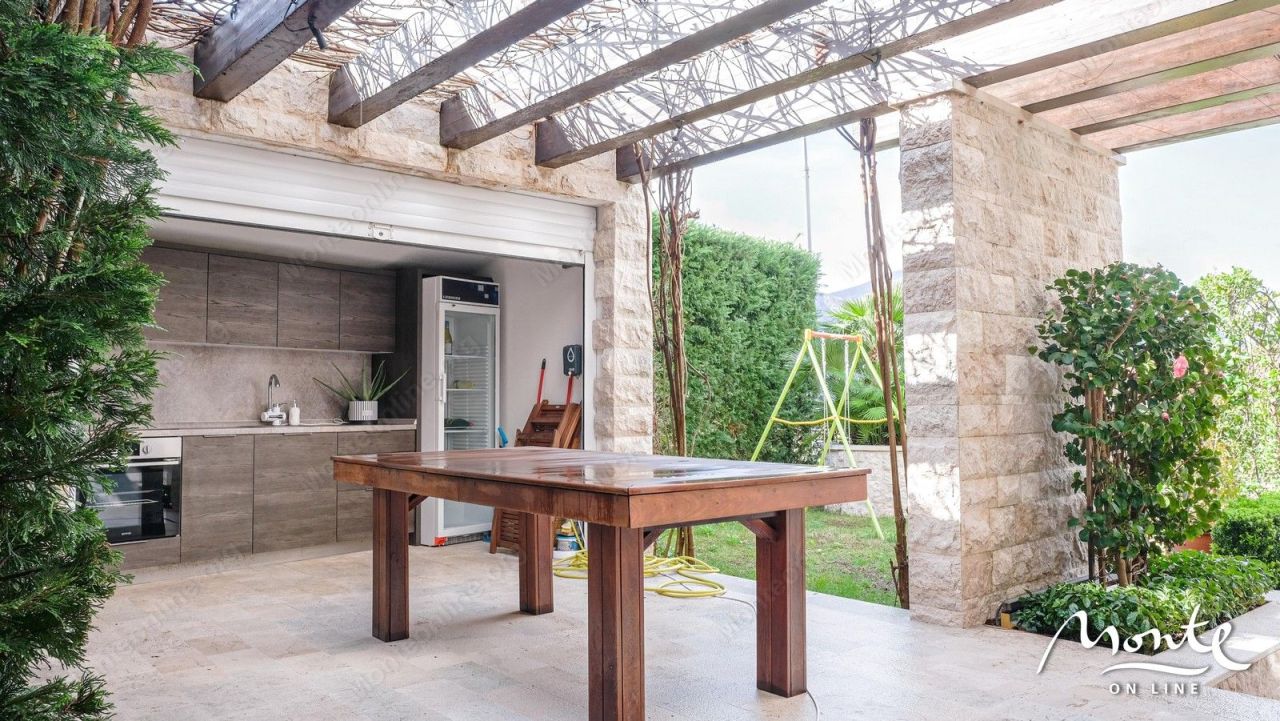 Вилла в Доброте, Черногория, 210 м² - фото 3