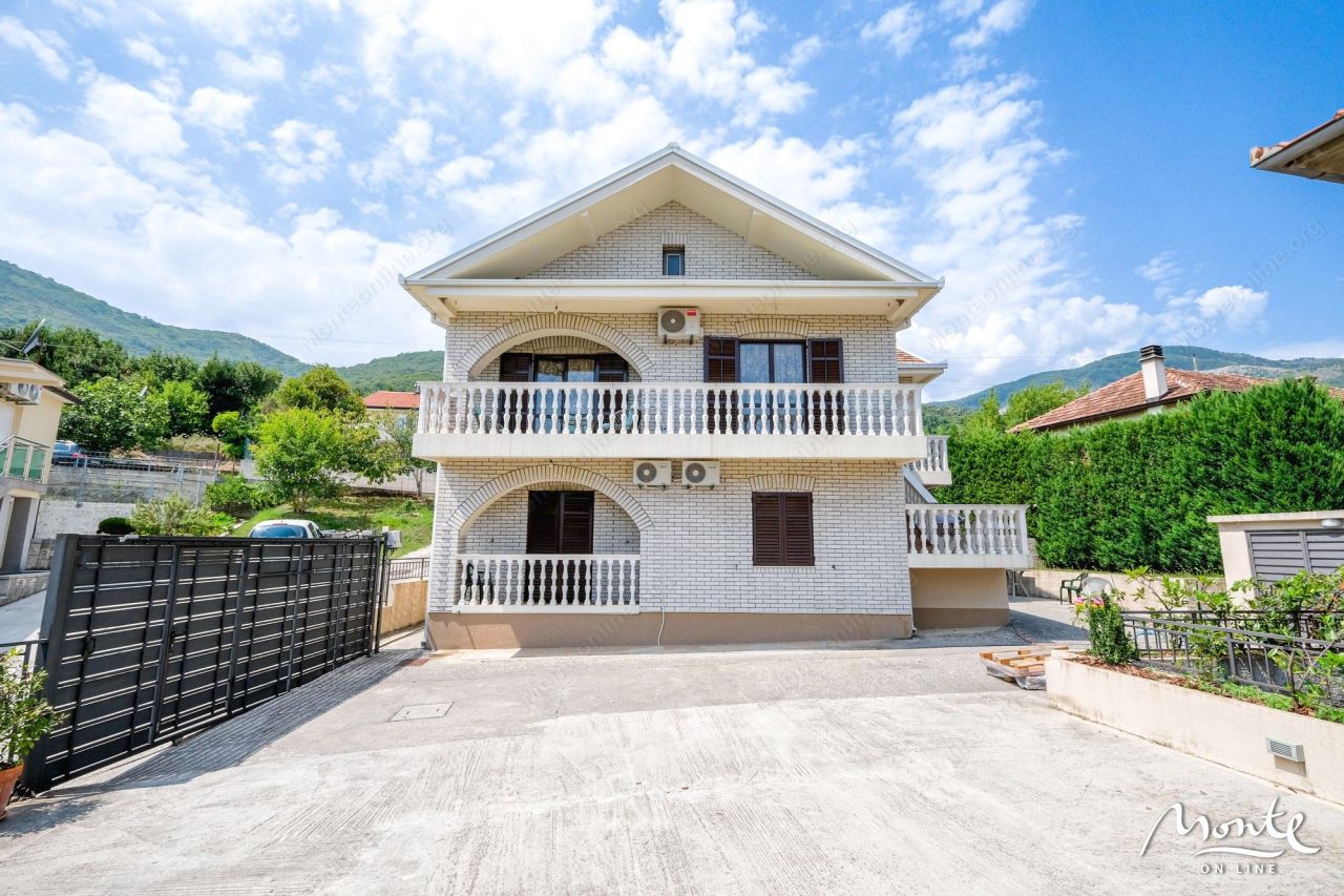 Вилла в Биеле, Черногория, 200 м² - фото 3