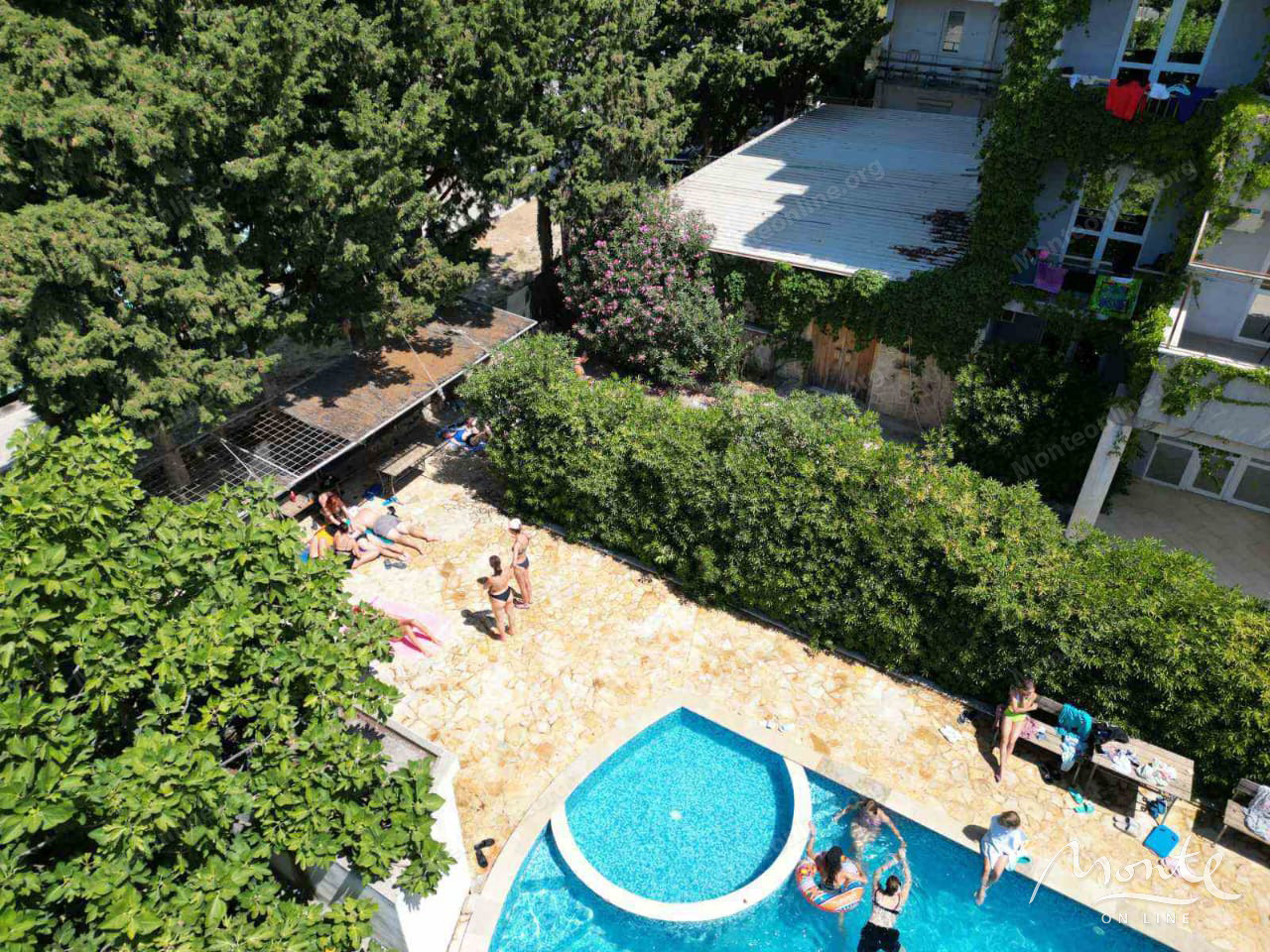 Отель, гостиница в Баре, Черногория, 700 м² - фото 3