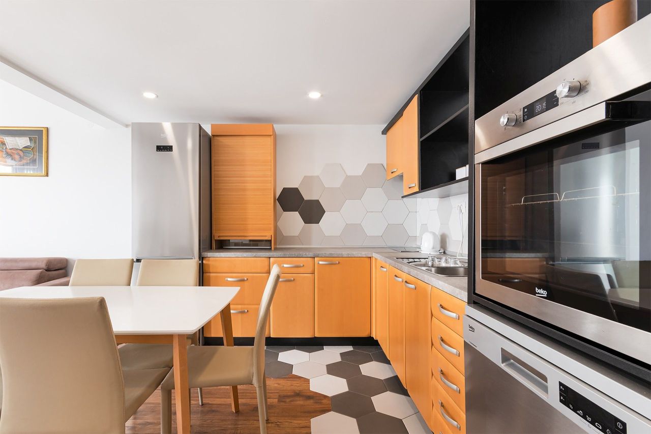 Апартаменты в Тивате, Черногория, 92 м² - фото 4