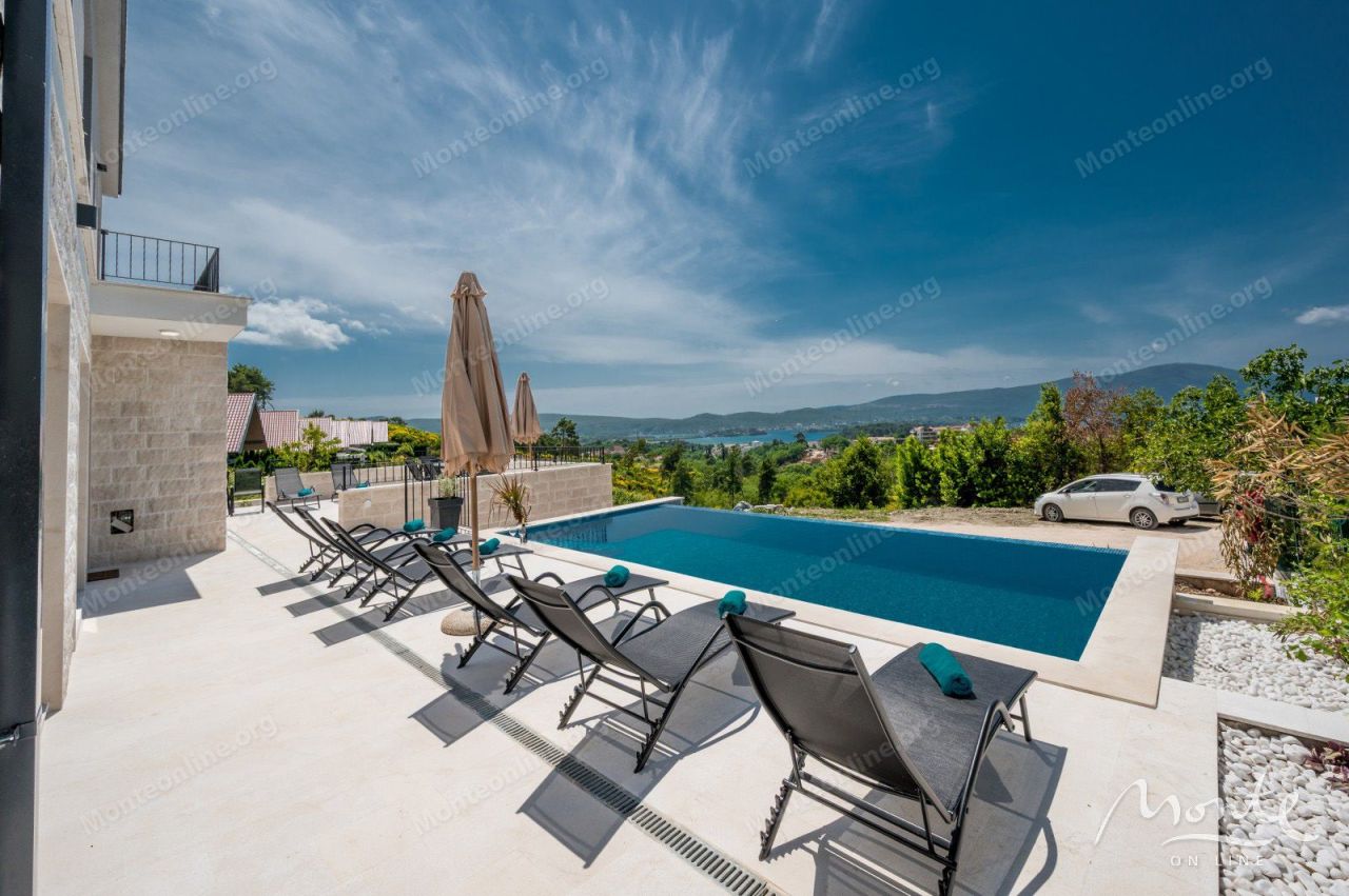 Вилла в Тивате, Черногория, 250 м² - фото 5