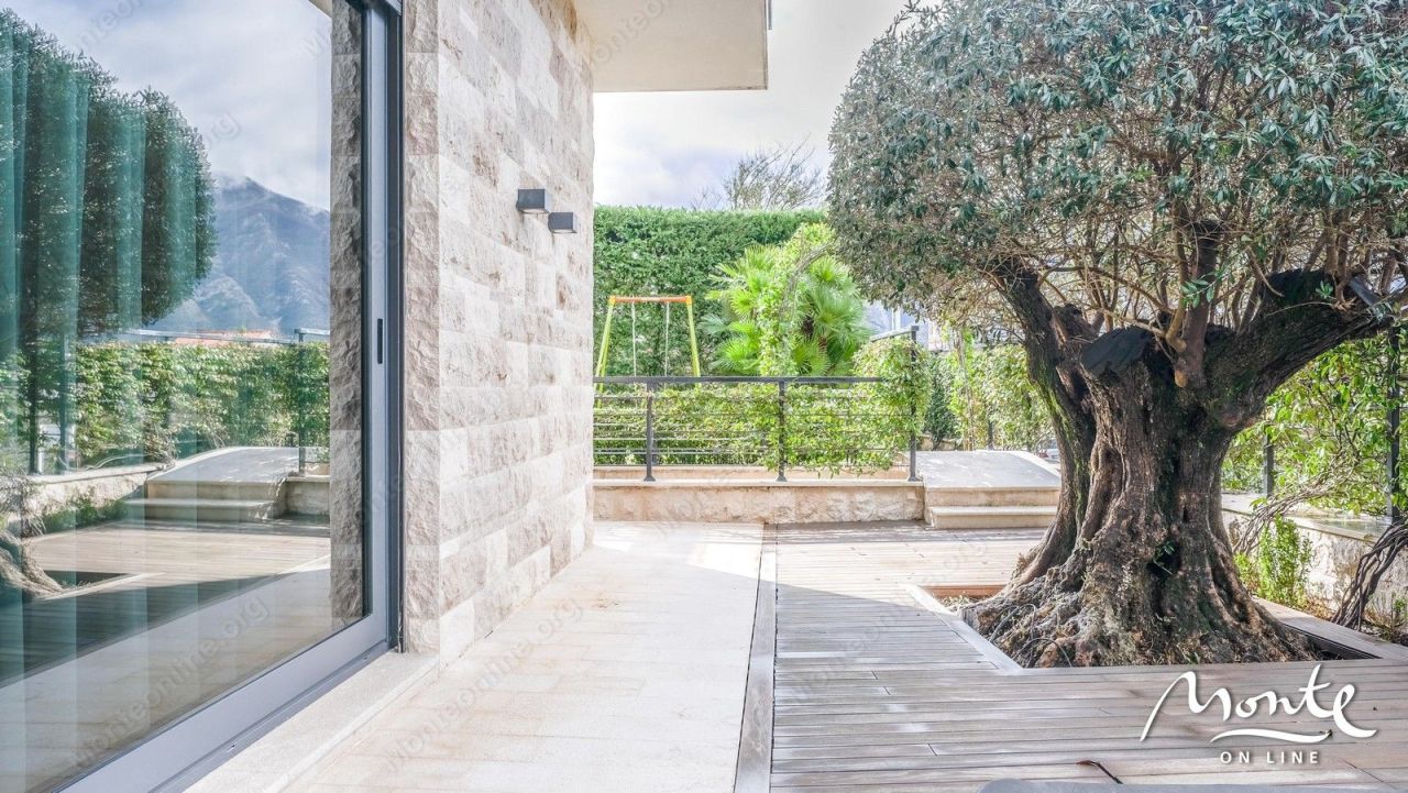 Вилла в Доброте, Черногория, 210 м² - фото 6