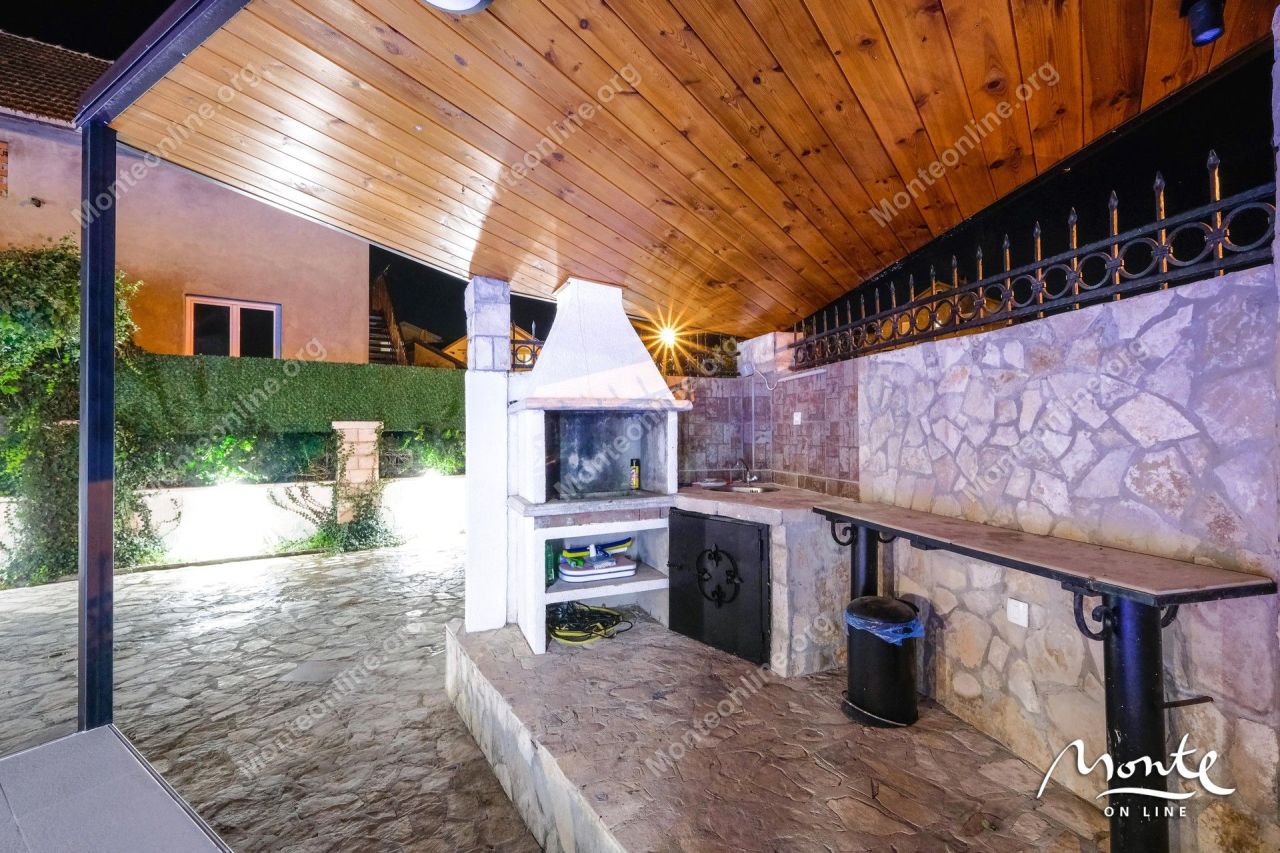 Вилла в Тивате, Черногория, 198 м² - фото 7