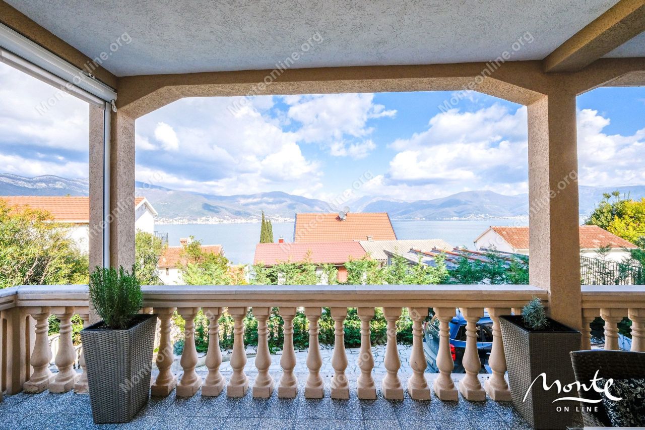 Вилла в Крашичах, Черногория, 210 м² - фото 8