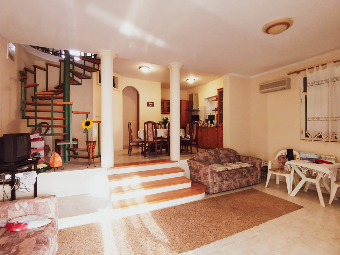 Вилла в Херцег-Нови, Черногория, 252 м² - фото 8