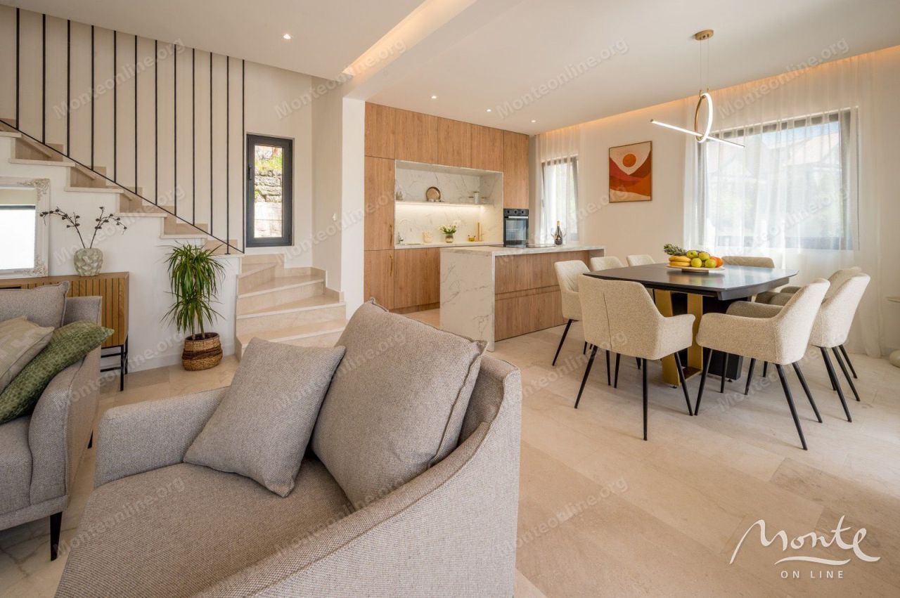 Вилла в Тивате, Черногория, 250 м² - фото 8