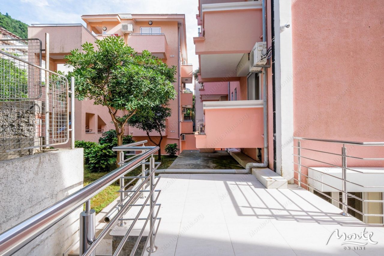 Отель, гостиница в Будве, Черногория, 1 256 м² - фото 10