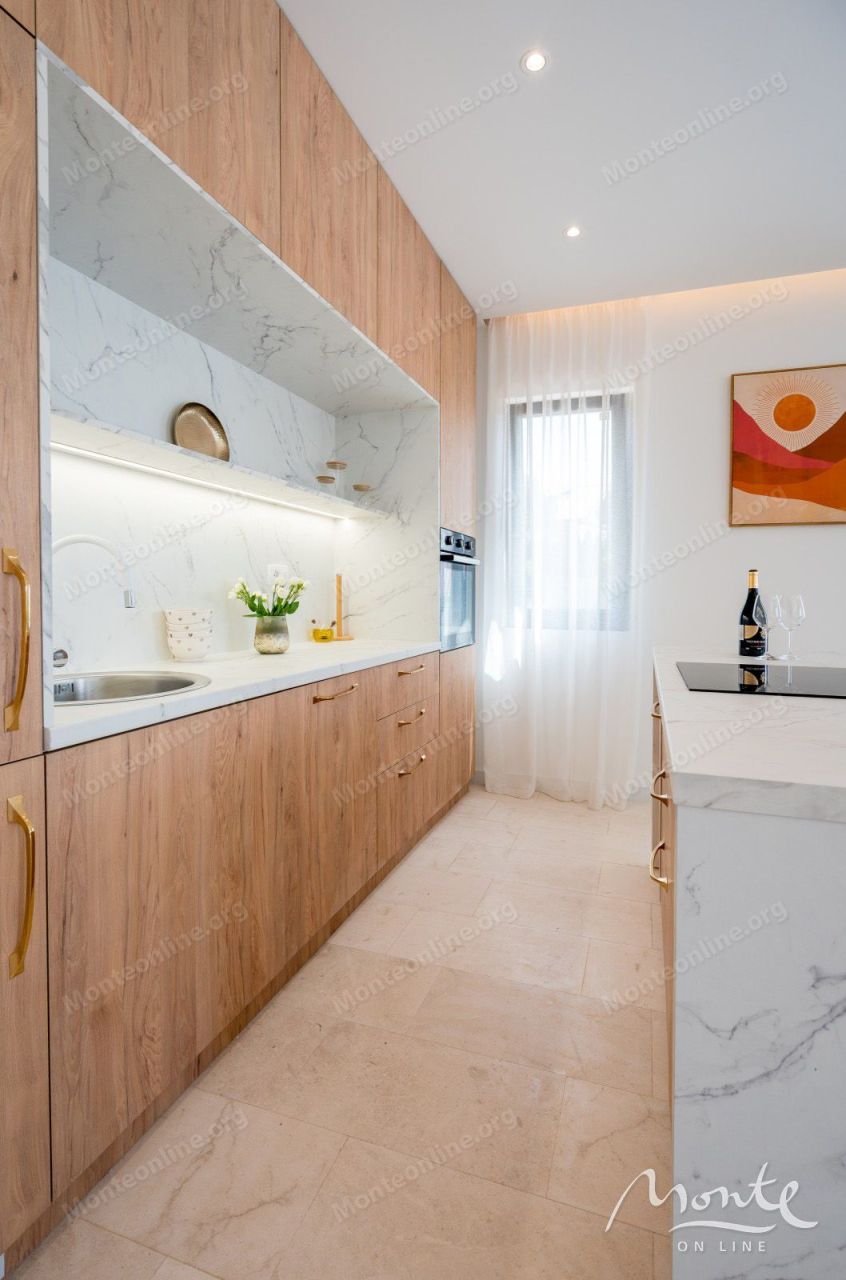 Вилла в Тивате, Черногория, 250 м² - фото 10