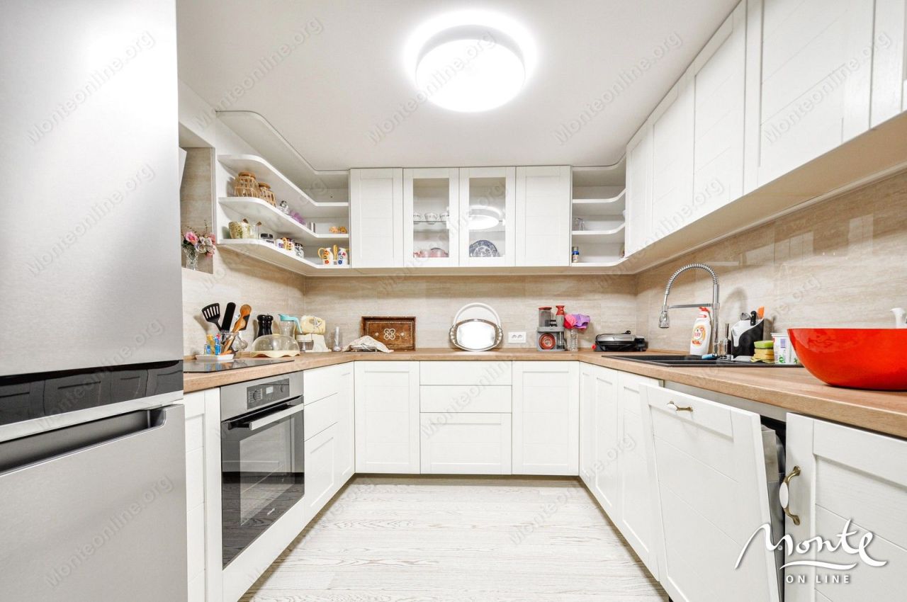 Вилла в Тивате, Черногория, 240 м² - фото 11