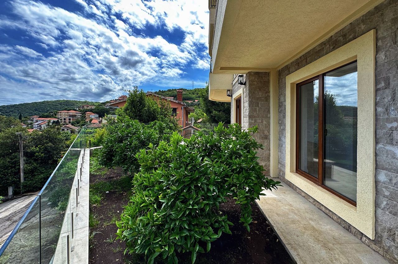 Апартаменты в Каменари, Черногория, 59.46 м² - фото 12