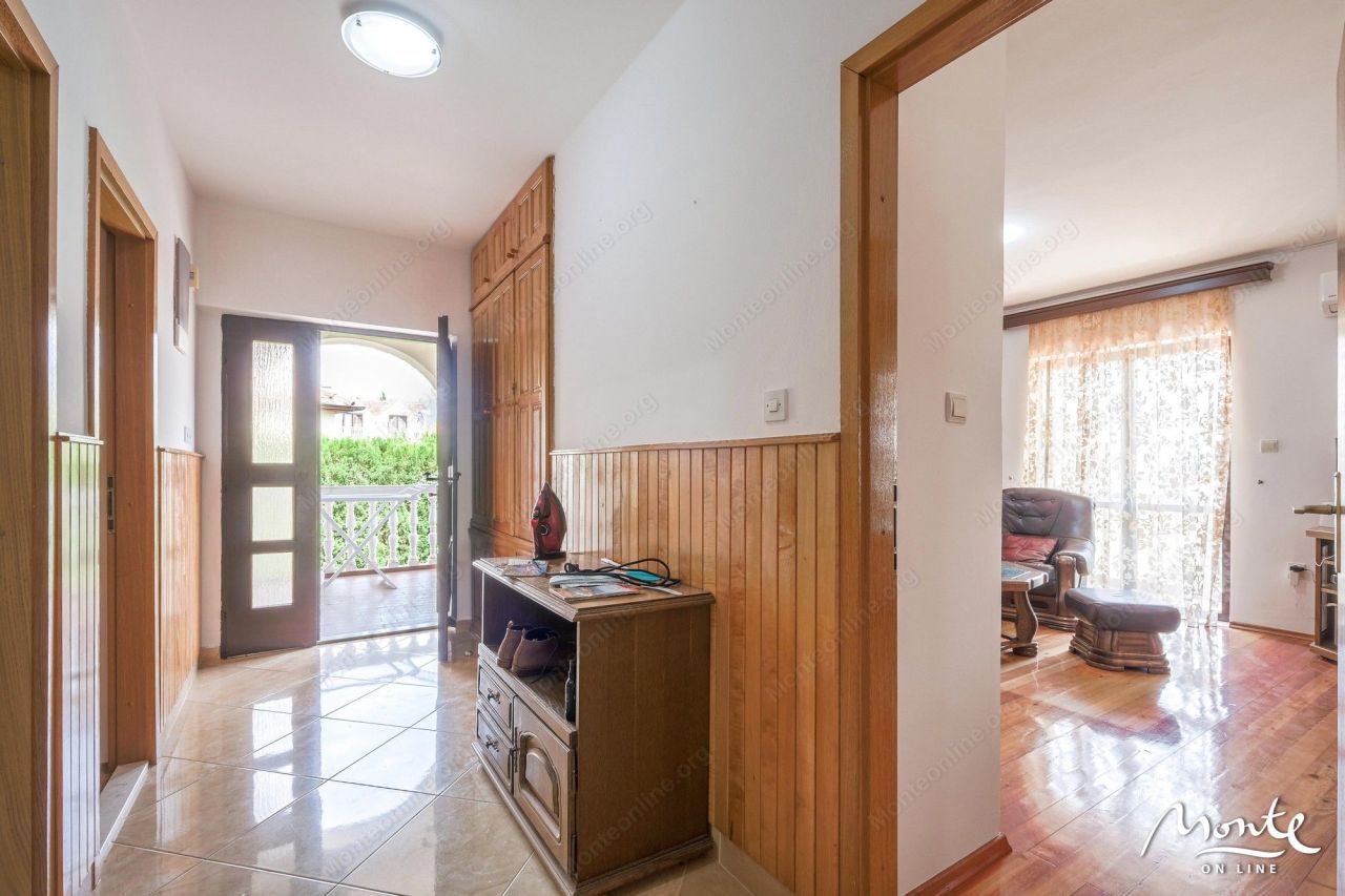 Вилла в Биеле, Черногория, 200 м² - фото 12