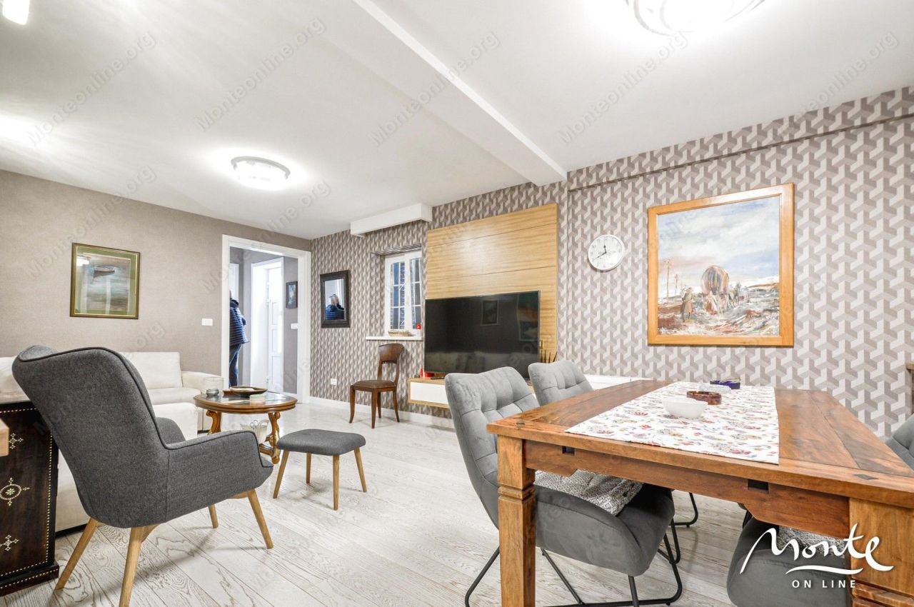 Вилла в Тивате, Черногория, 240 м² - фото 12