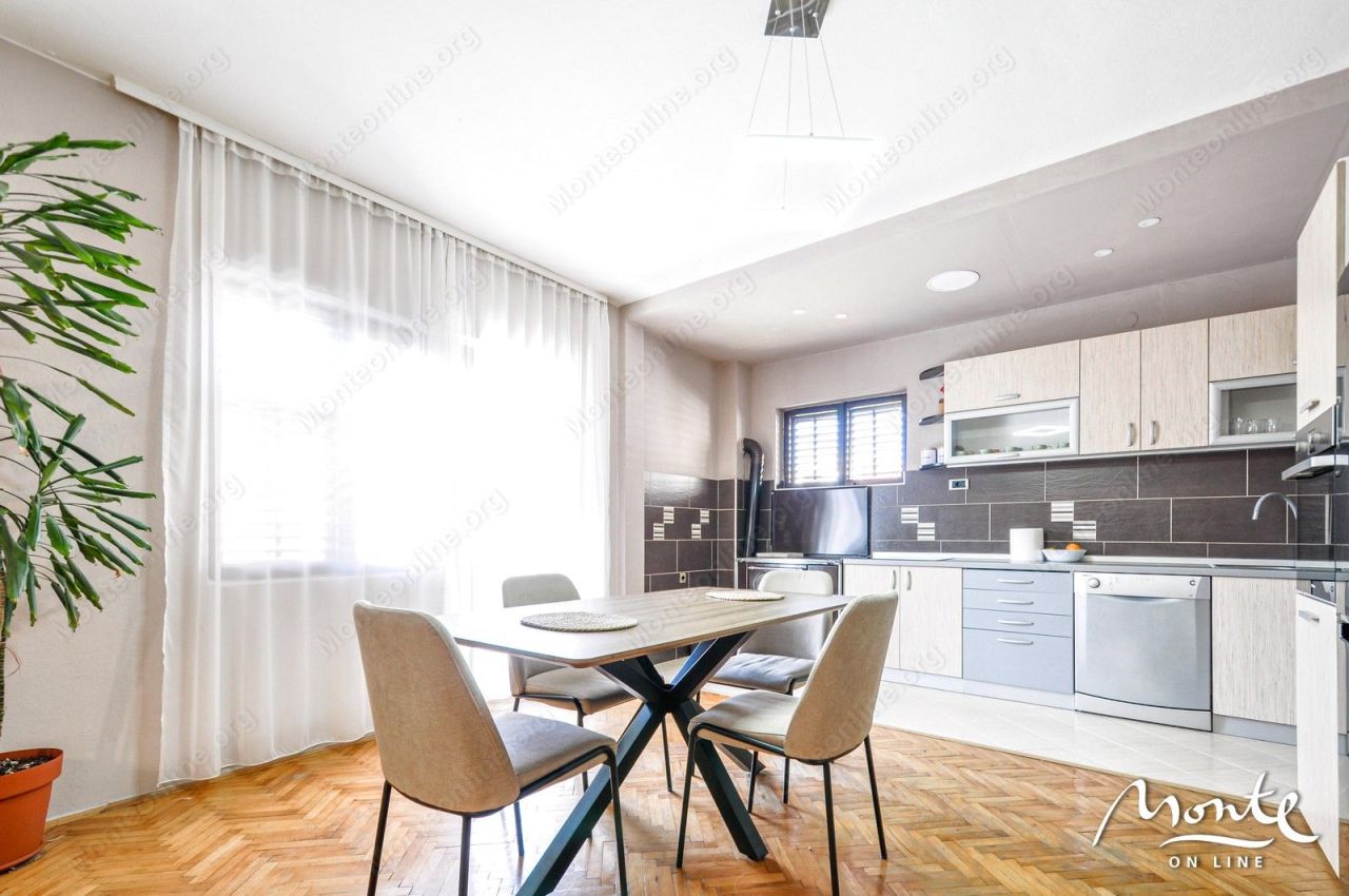 Вилла в Тивате, Черногория, 525 м² - фото 13