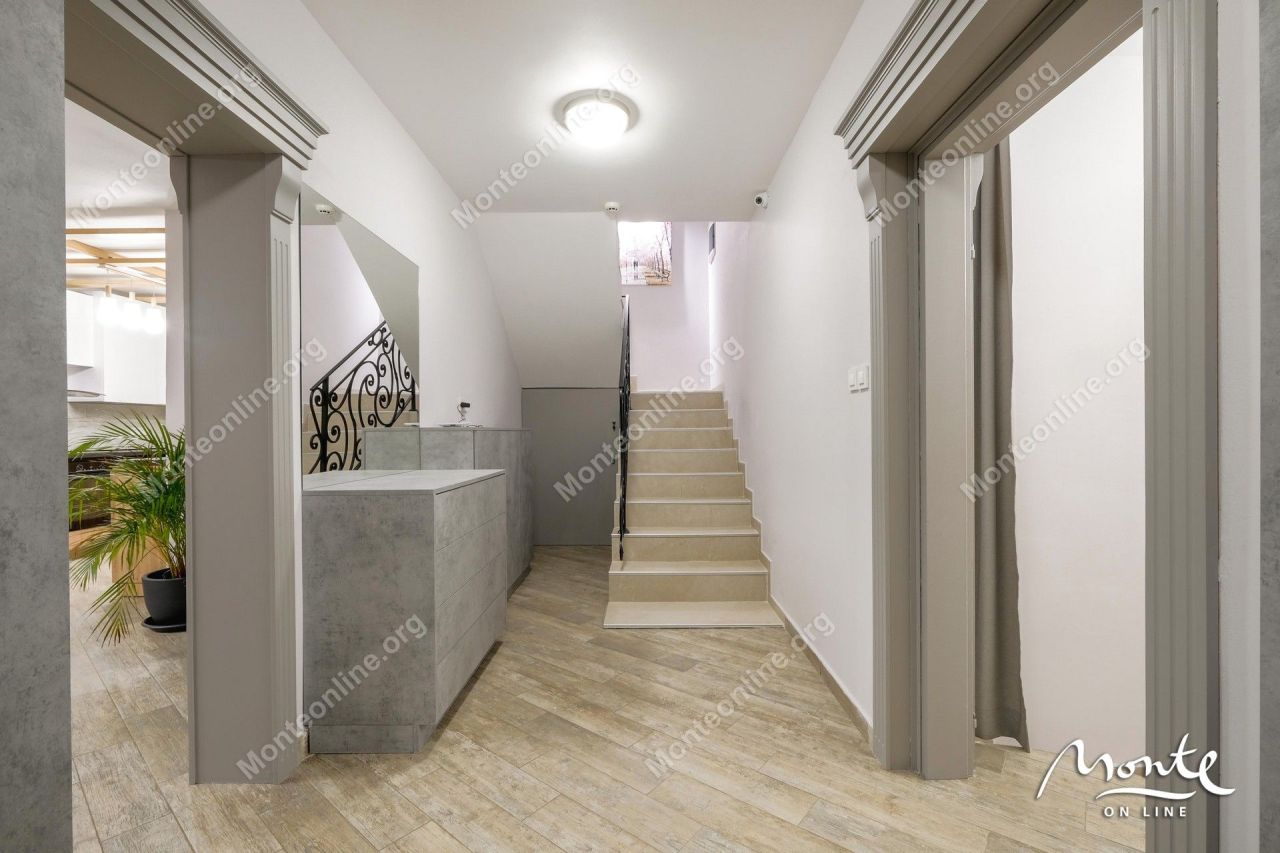 Вилла в Тивате, Черногория, 198 м² - фото 13