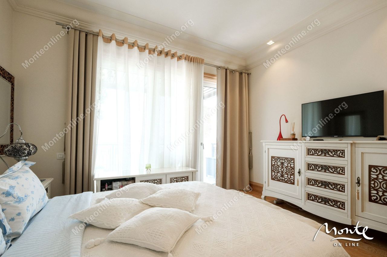 Апартаменты в Тивате, Черногория, 136 м² - фото 14