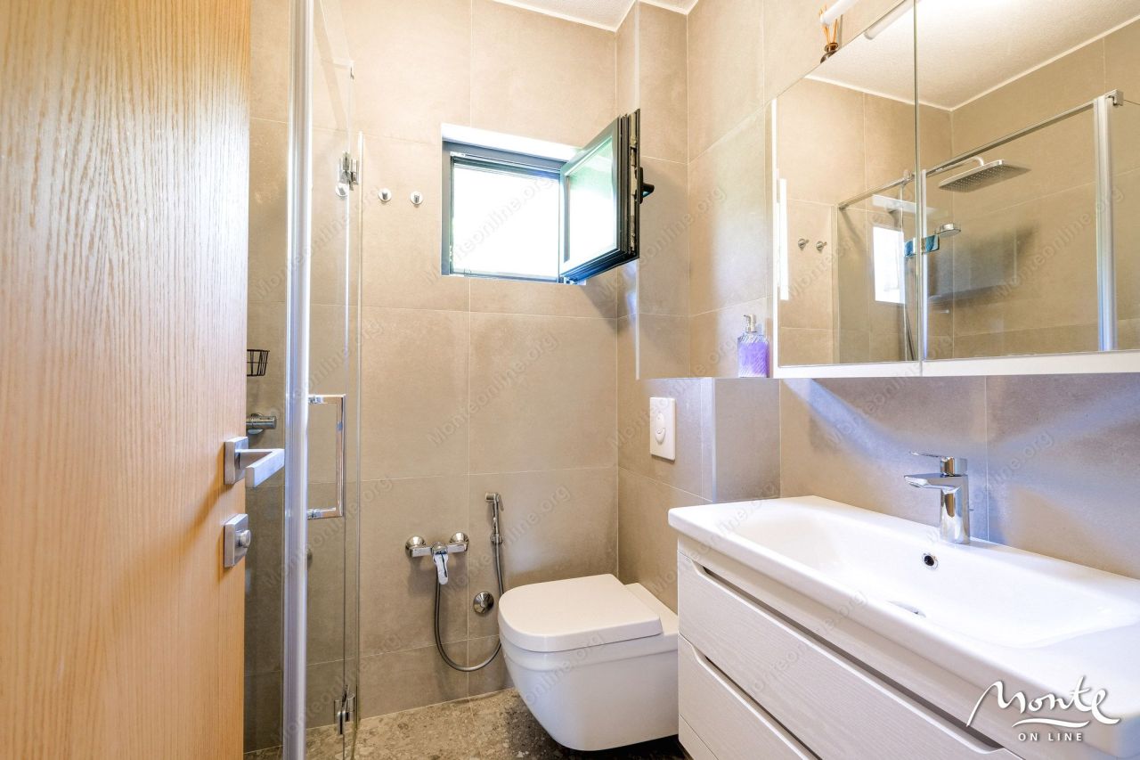 Апартаменты в Тивате, Черногория, 77 м² - фото 14