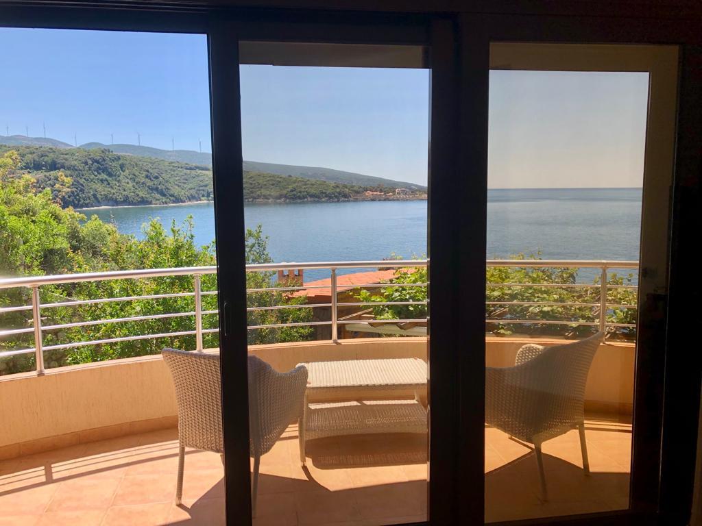 Апартаменты в Добра Воде, Черногория, 89 м² - фото 15