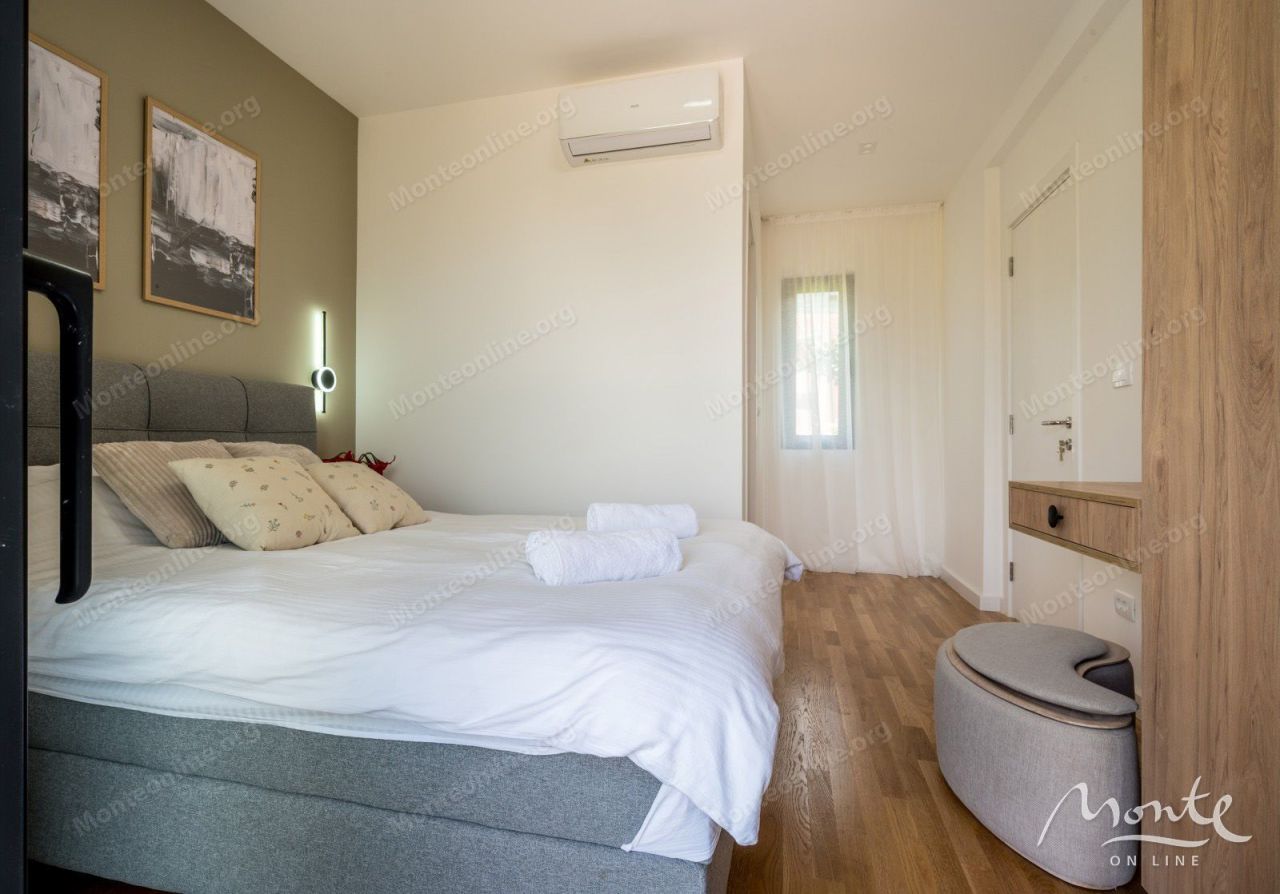 Вилла в Тивате, Черногория, 250 м² - фото 15