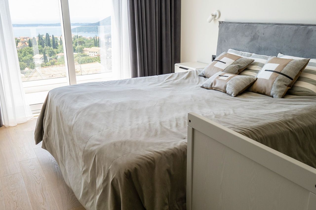 Вилла в Херцег-Нови, Черногория, 320 м² - фото 15