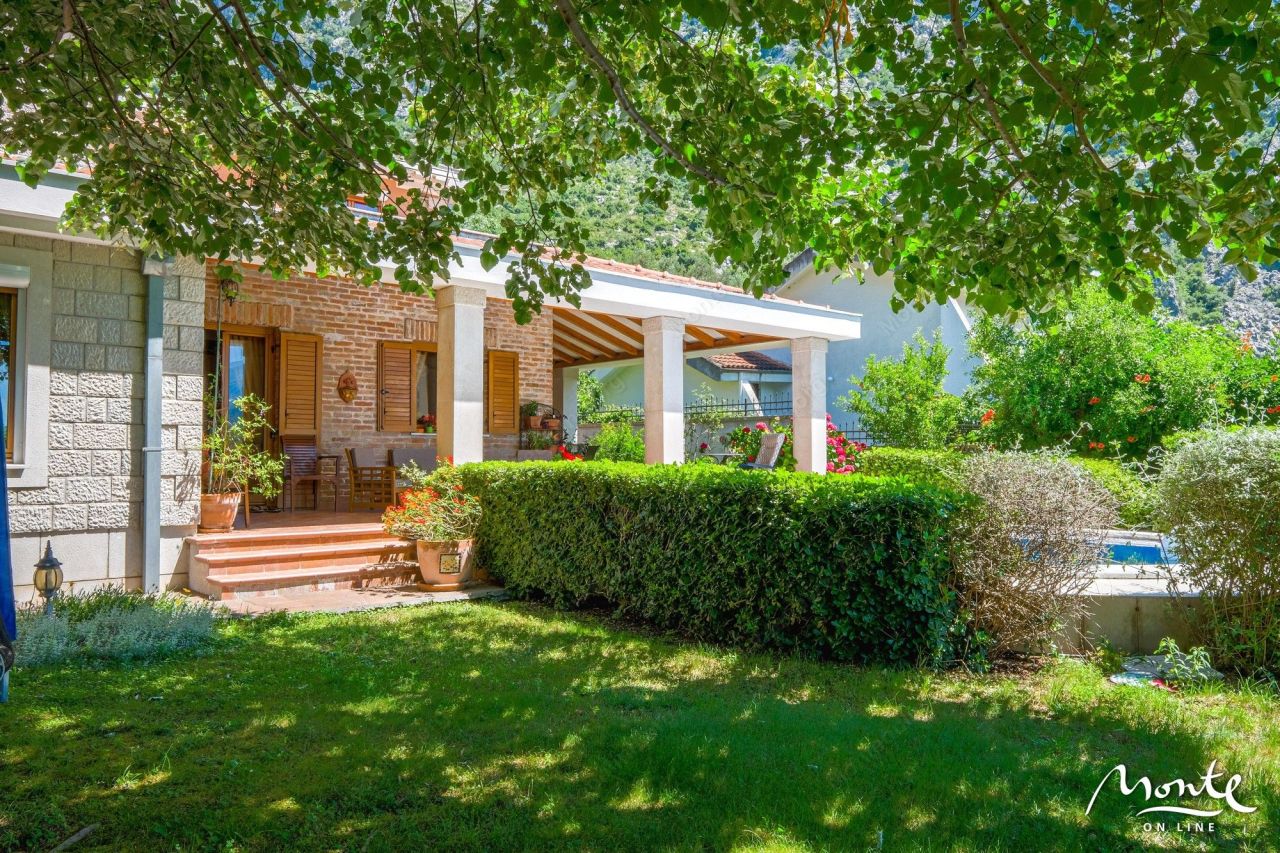 Вилла в Ораховаце, Черногория, 305 м² - фото 16