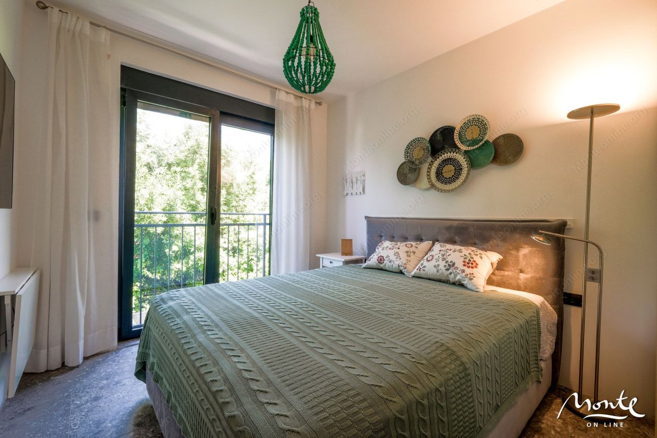 Апартаменты в Тивате, Черногория, 77 м² - фото 16