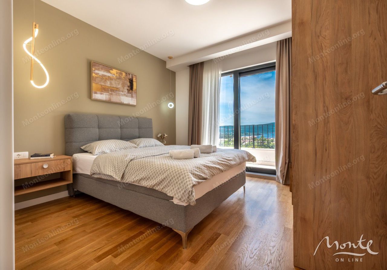 Вилла в Тивате, Черногория, 250 м² - фото 16