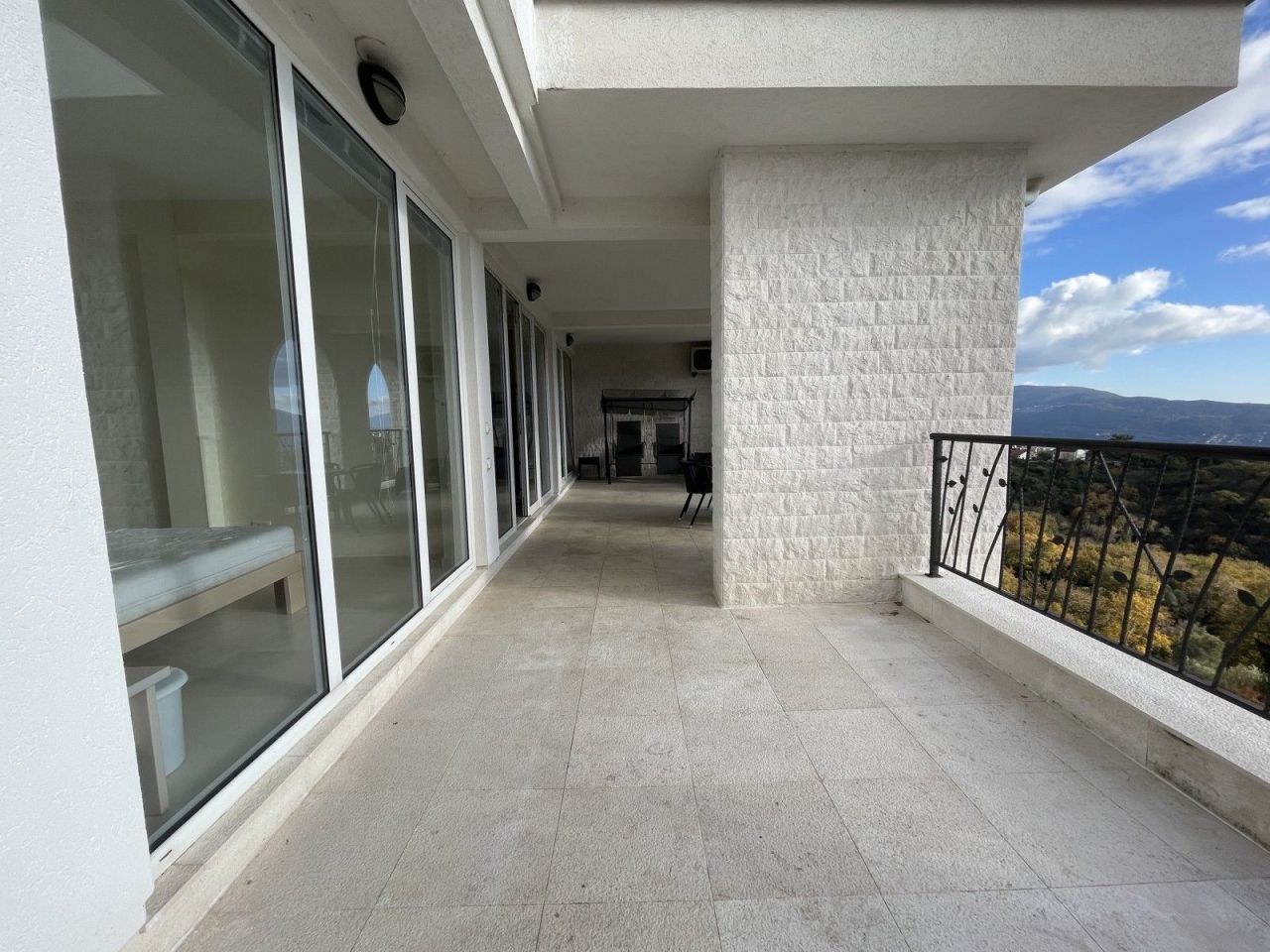 Апартаменты в Херцег-Нови, Черногория, 154.2 м² - фото 16