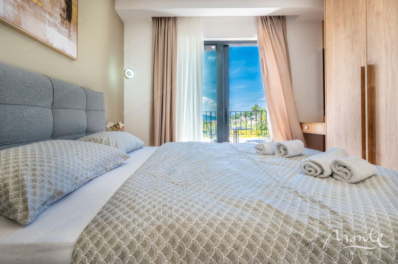 Вилла в Тивате, Черногория, 250 м² - фото 17