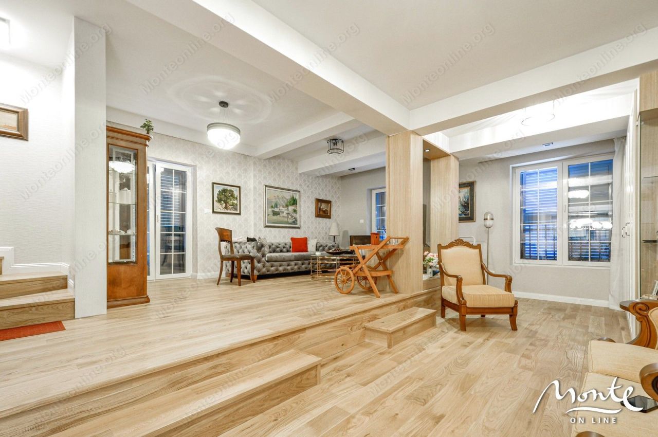 Вилла в Тивате, Черногория, 240 м² - фото 17