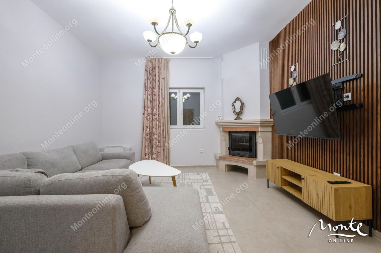 Вилла в Тивате, Черногория, 198 м² - фото 17