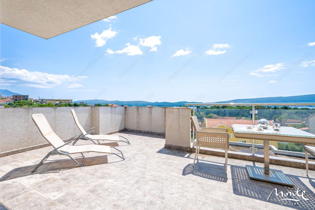 Апартаменты в Тивате, Черногория, 116 м² - фото 17