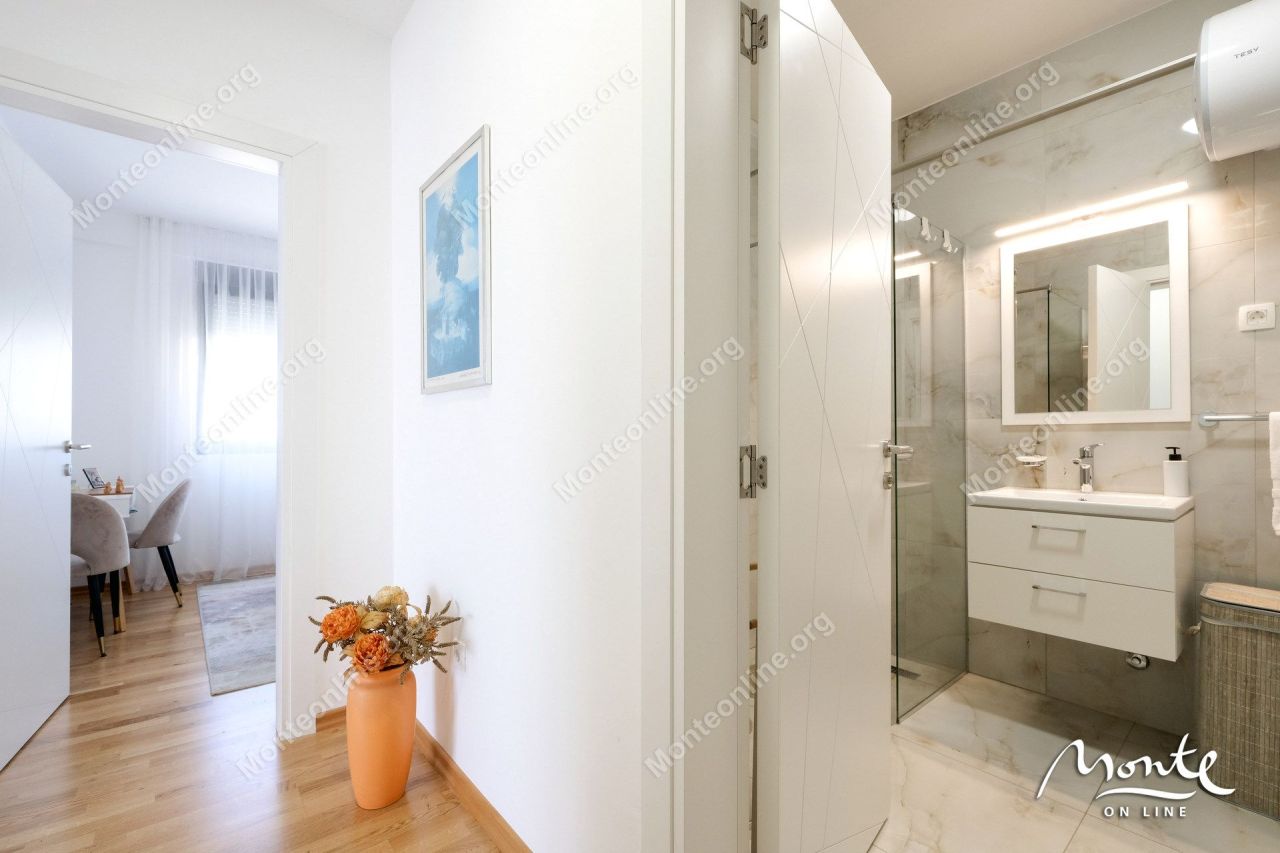 Апартаменты в Тивате, Черногория, 63 м² - фото 18