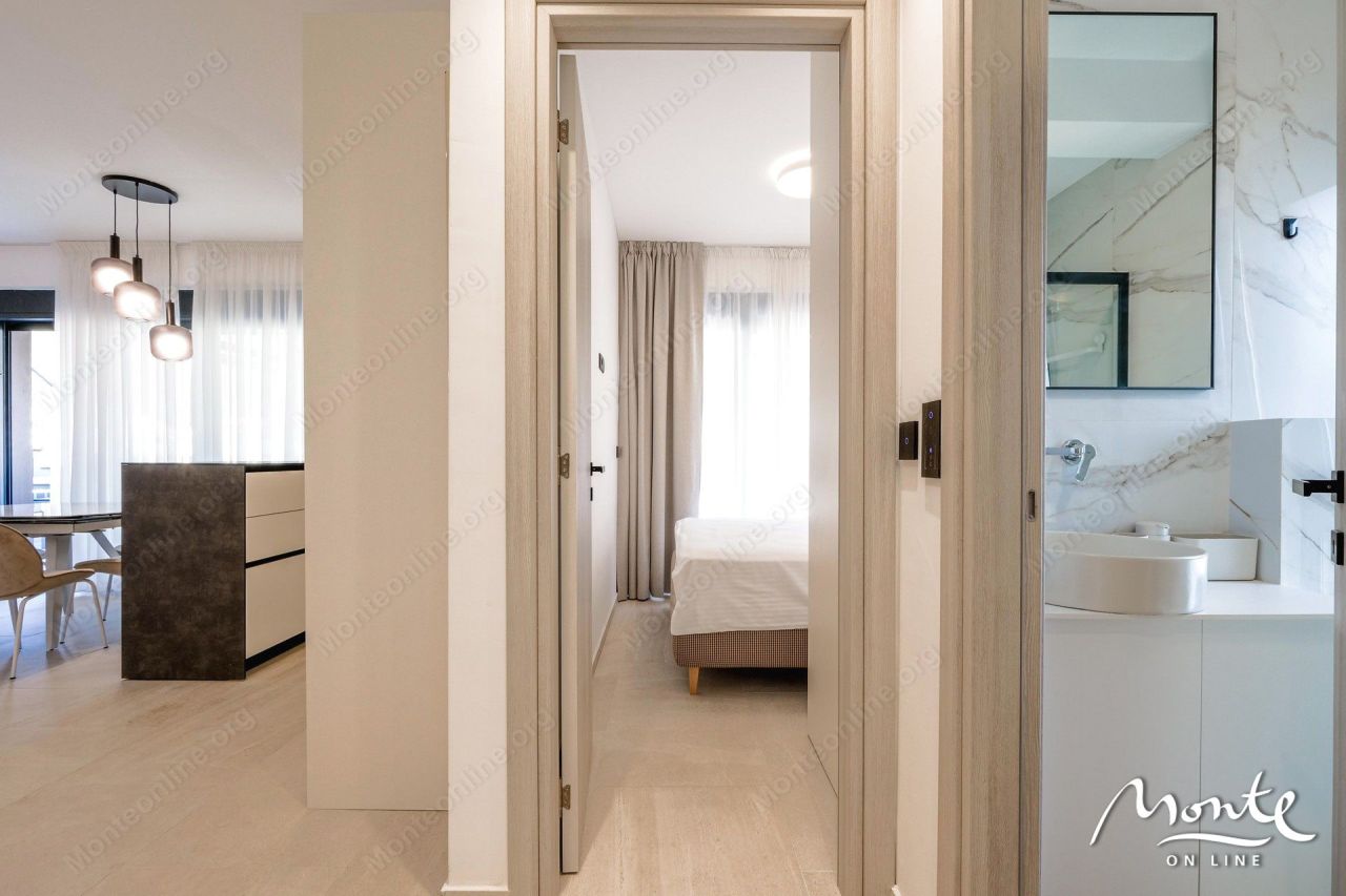 Апартаменты в Тивате, Черногория, 137 м² - фото 19