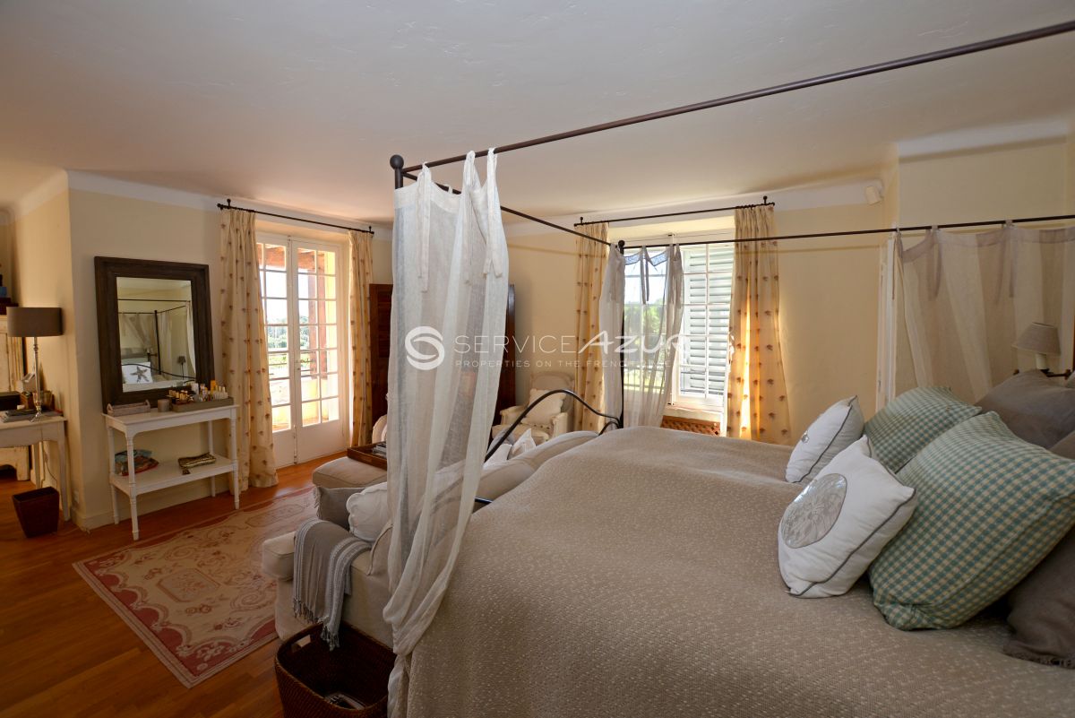 Вилла в Сен-Тропе, Франция, 1 018 м² - фото 16