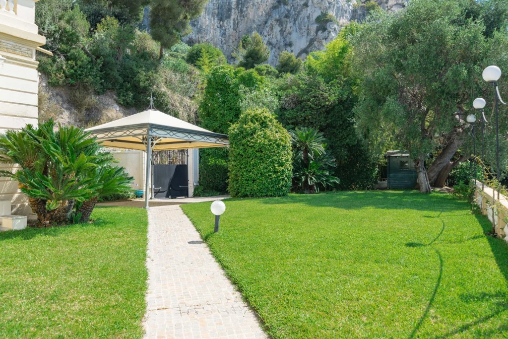 Вилла в Больё-сюр-Мер, Франция, 527 м² - фото 15