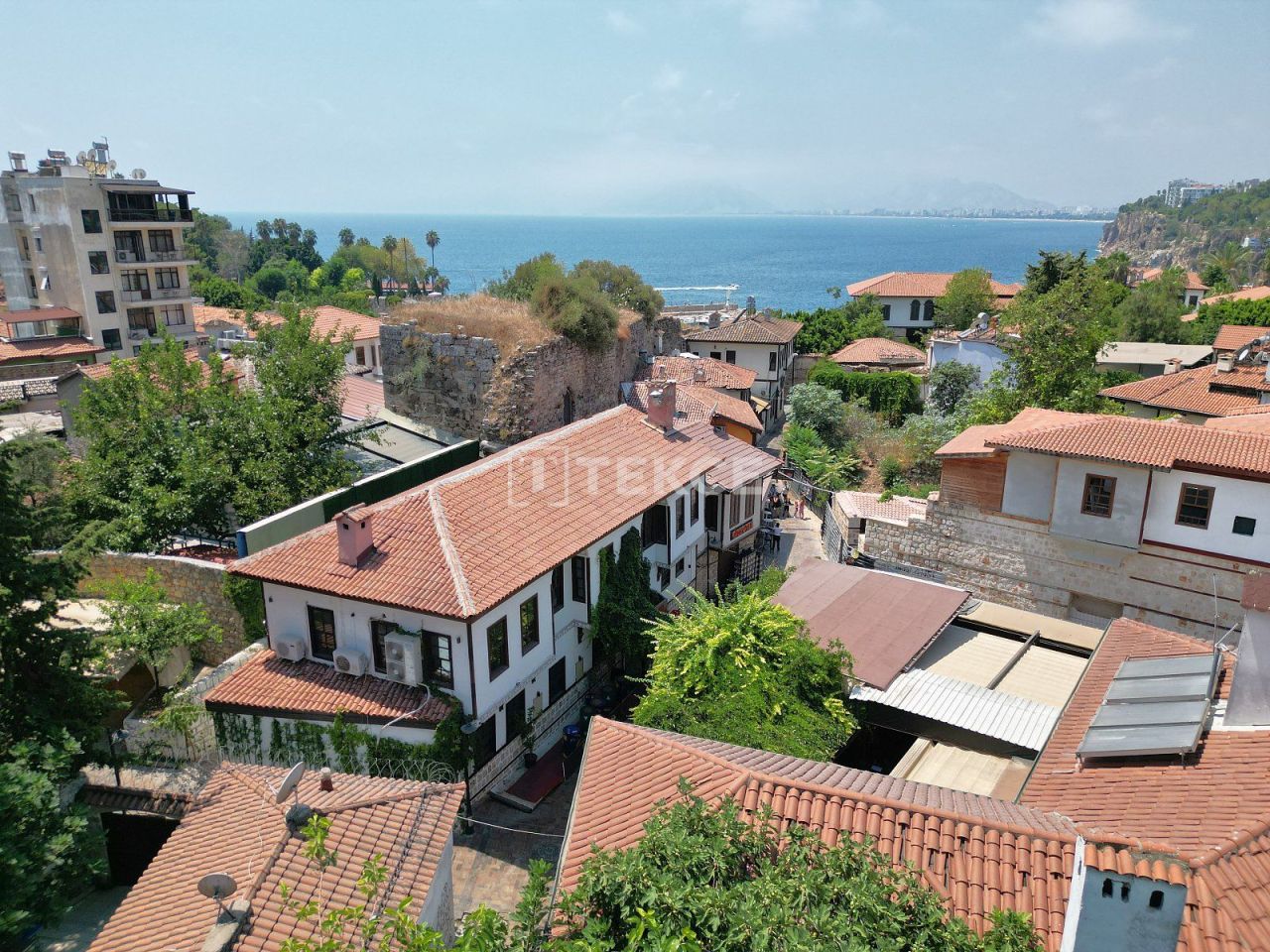 Коммерческая недвижимость в Анталии, Турция, 350 м² - фото 1