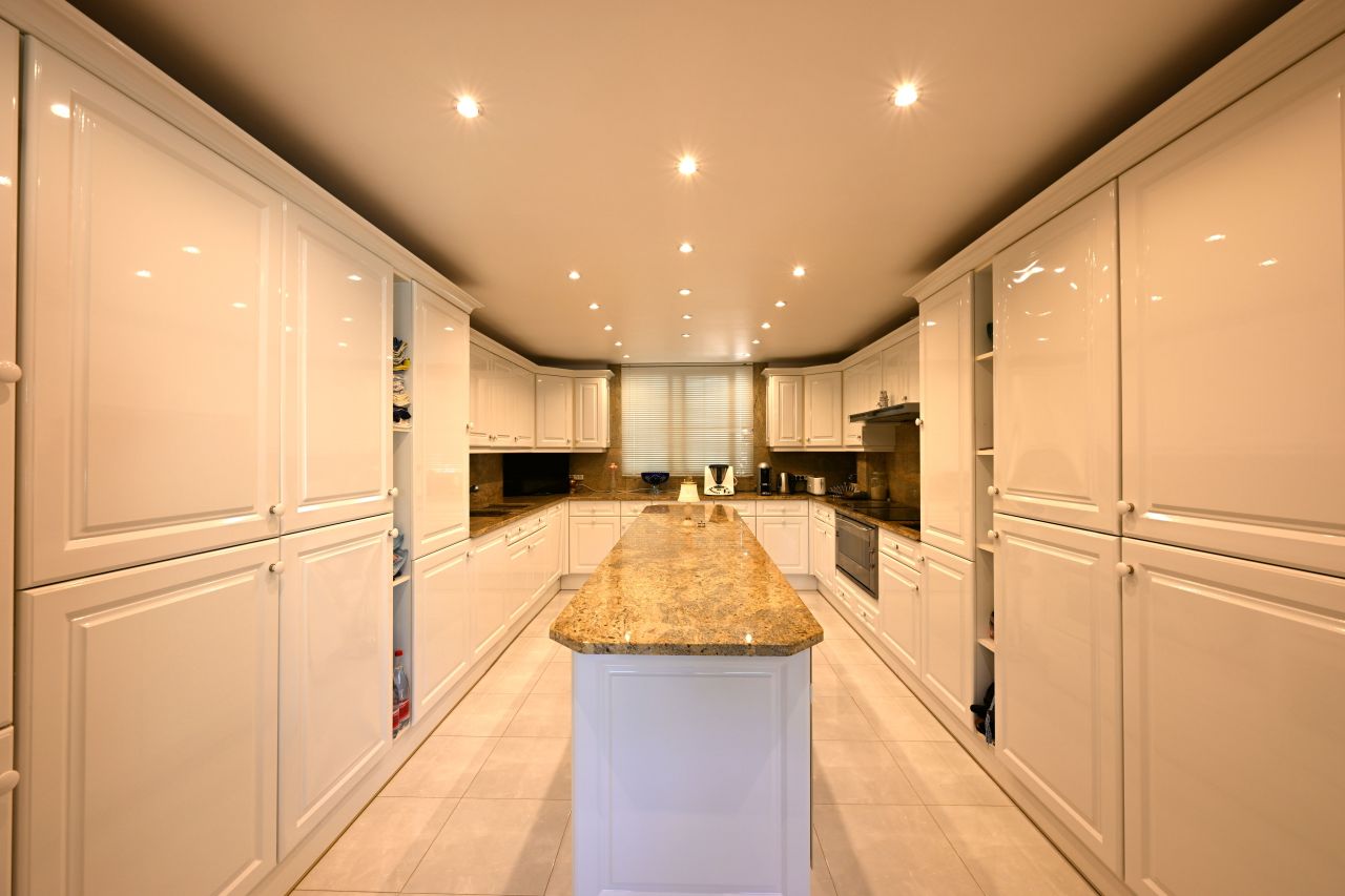 Квартира в Больё-сюр-Мер, Франция, 158 м² - фото 10