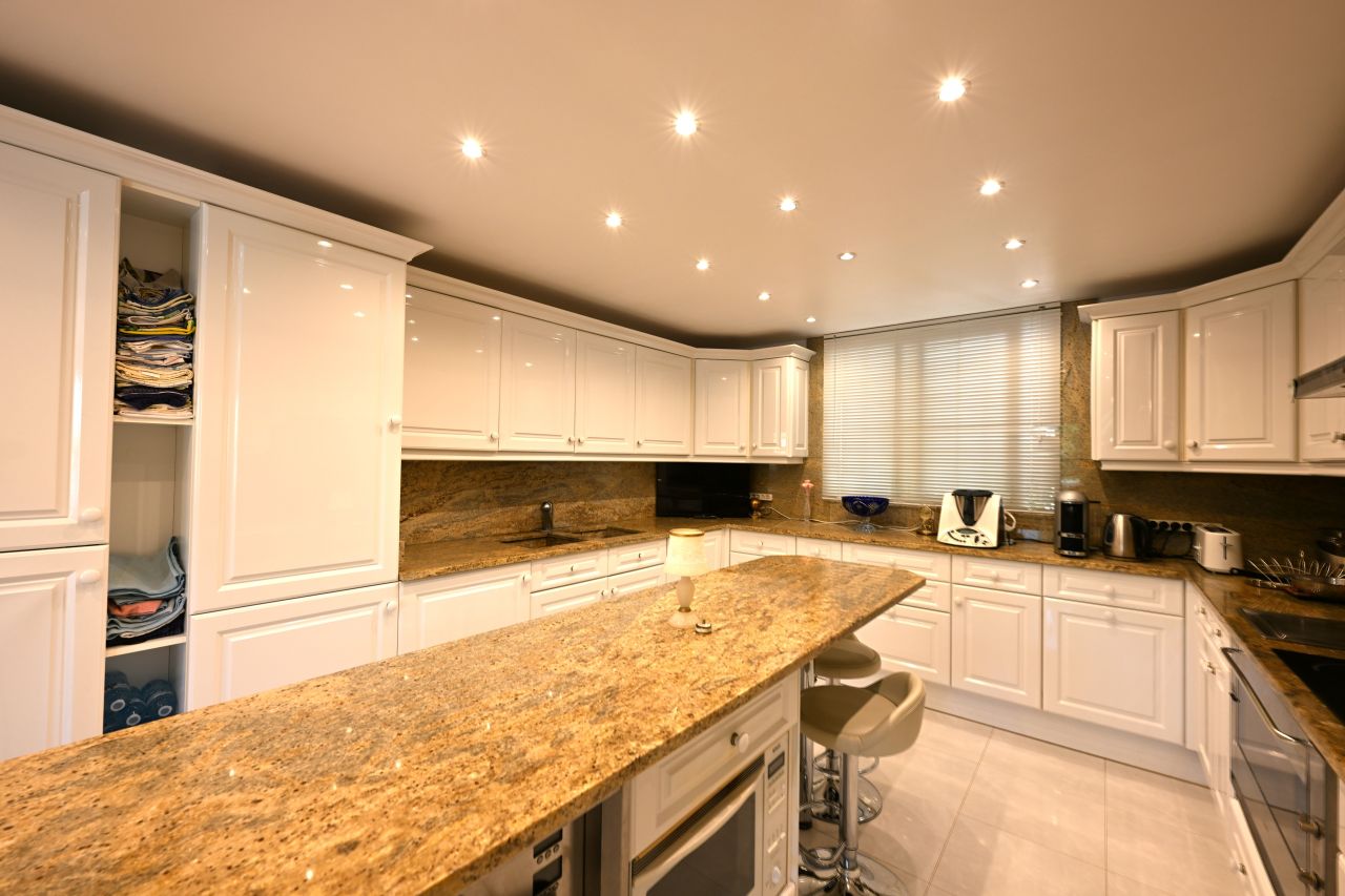 Квартира в Больё-сюр-Мер, Франция, 158 м² - фото 11